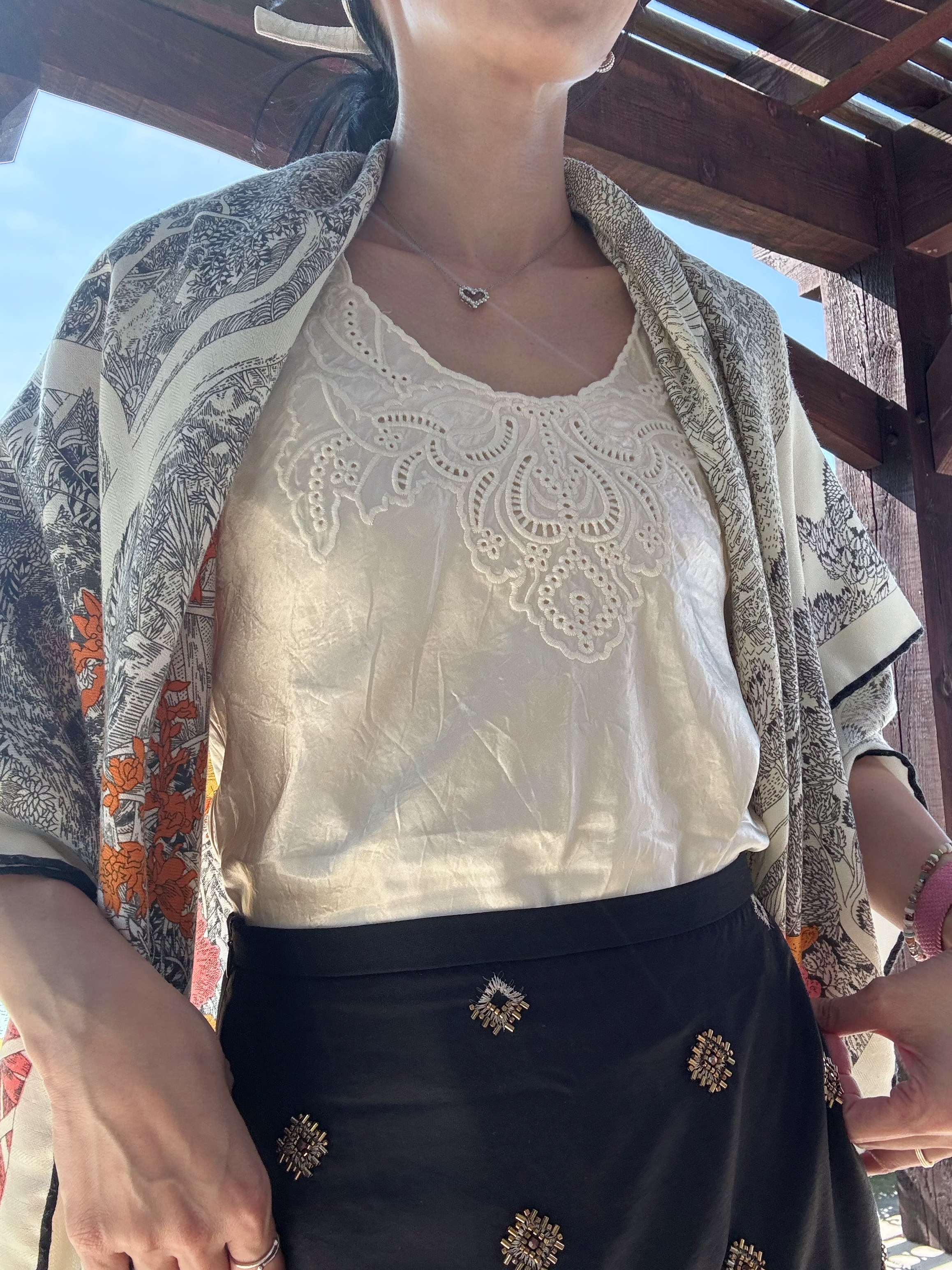 Retro embroidered top