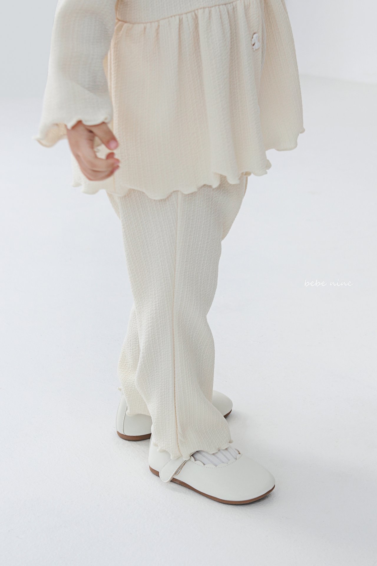 🌸預訂 韓國直送🌸🇰🇷Bebenine兩色絲帶鈕扣花邊長袖上下套裝