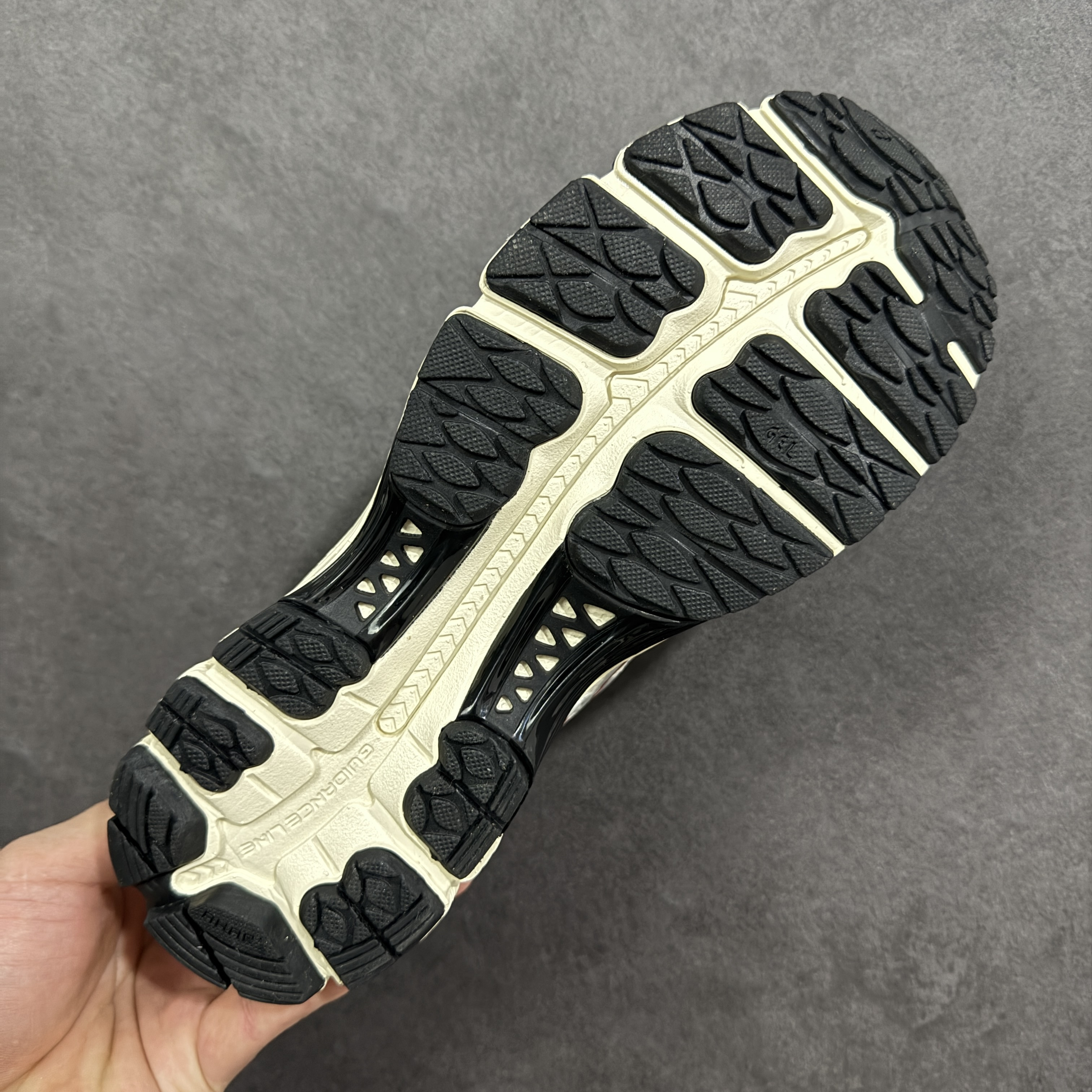 ASICS Gel-Kayano 12.1 1203A759-100