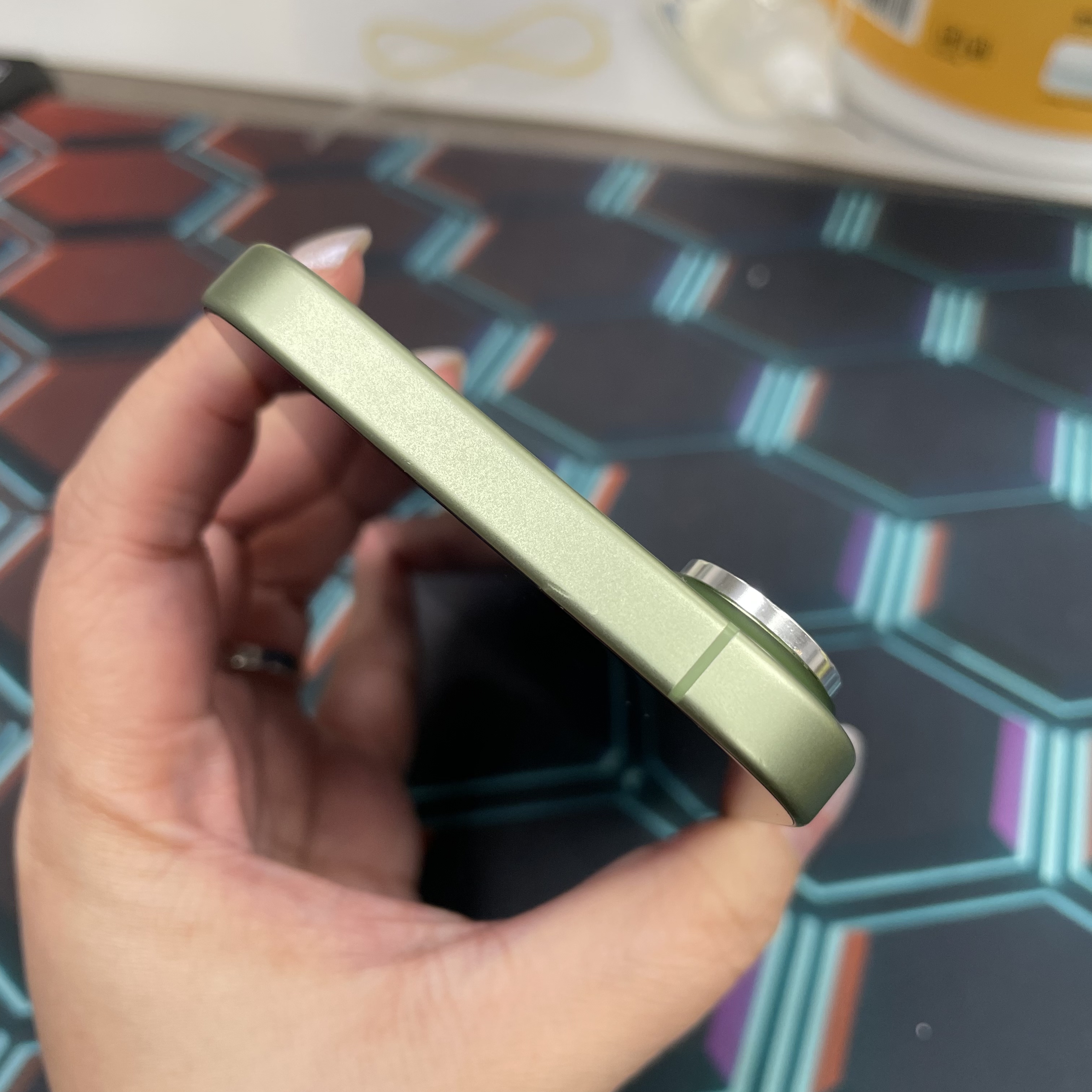 *7518 17 勁靚機 256GB 電100 綠色 green