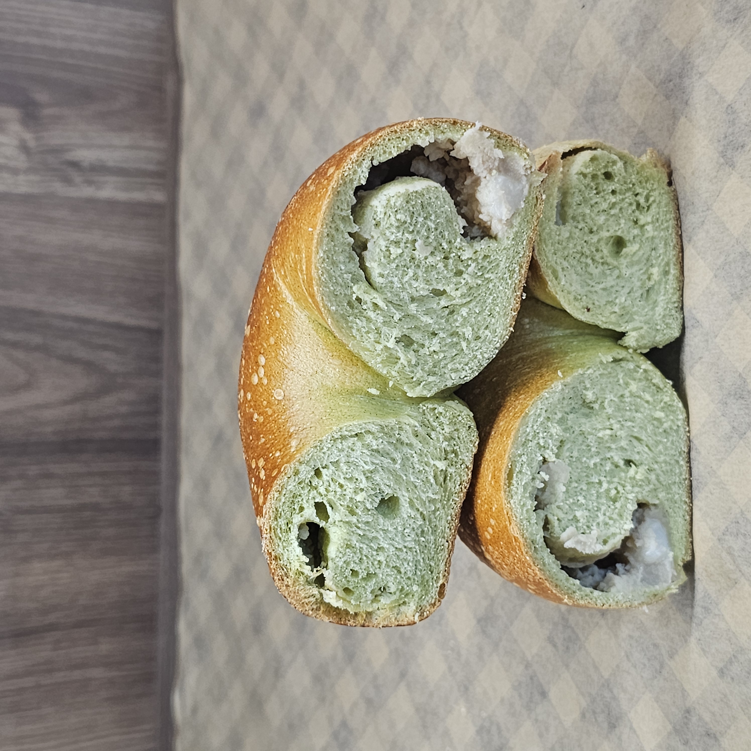阿嫲｜班蘭芋泥麻糬BAGEL｜雙重煙韌 東南亞 x 台式創意交織