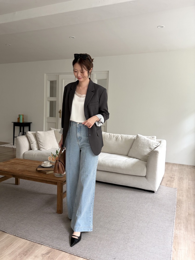 The Seamline Wide-Leg Jeans