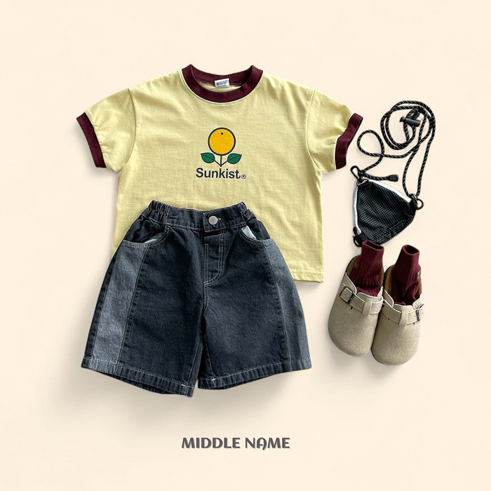 🇰🇷middle name tee