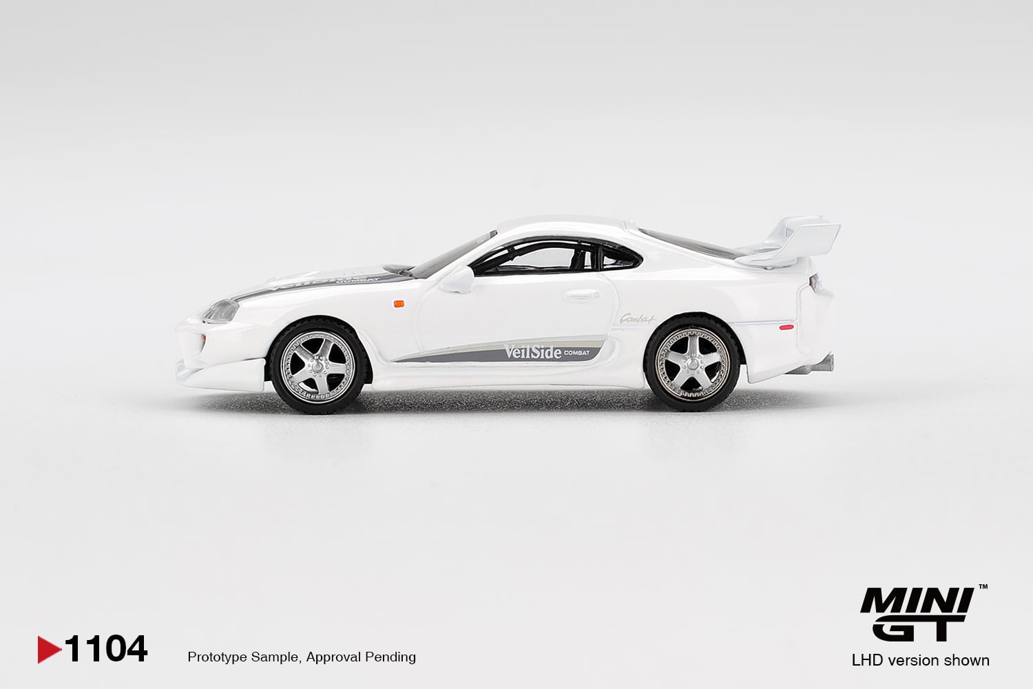 Mini GT 1/64 Toyota Supra VeilSide Combat V-I White - MGT01104-BL