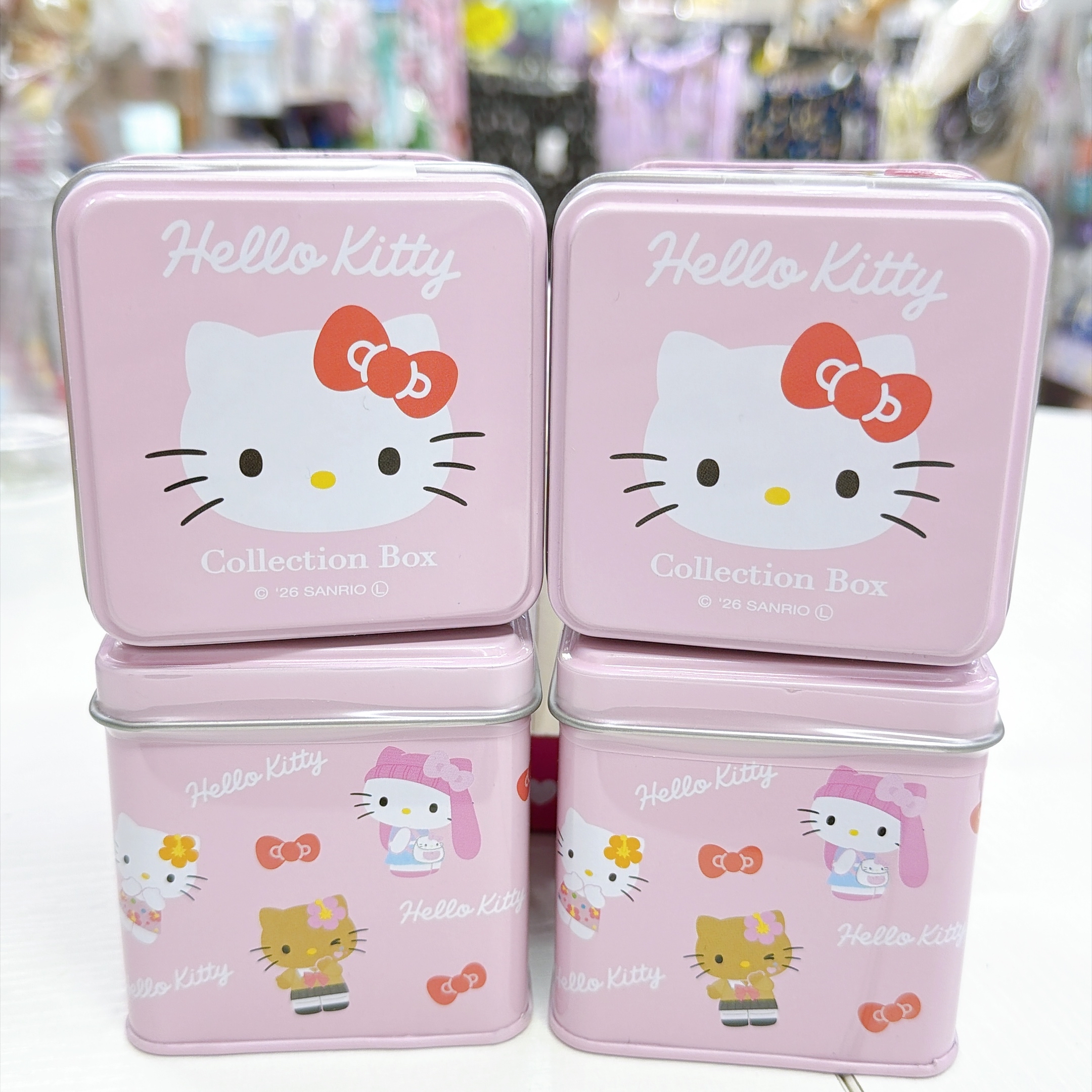 日本Hello Kitty不同造型立體擺設盲盒連糖果（隨機抽出