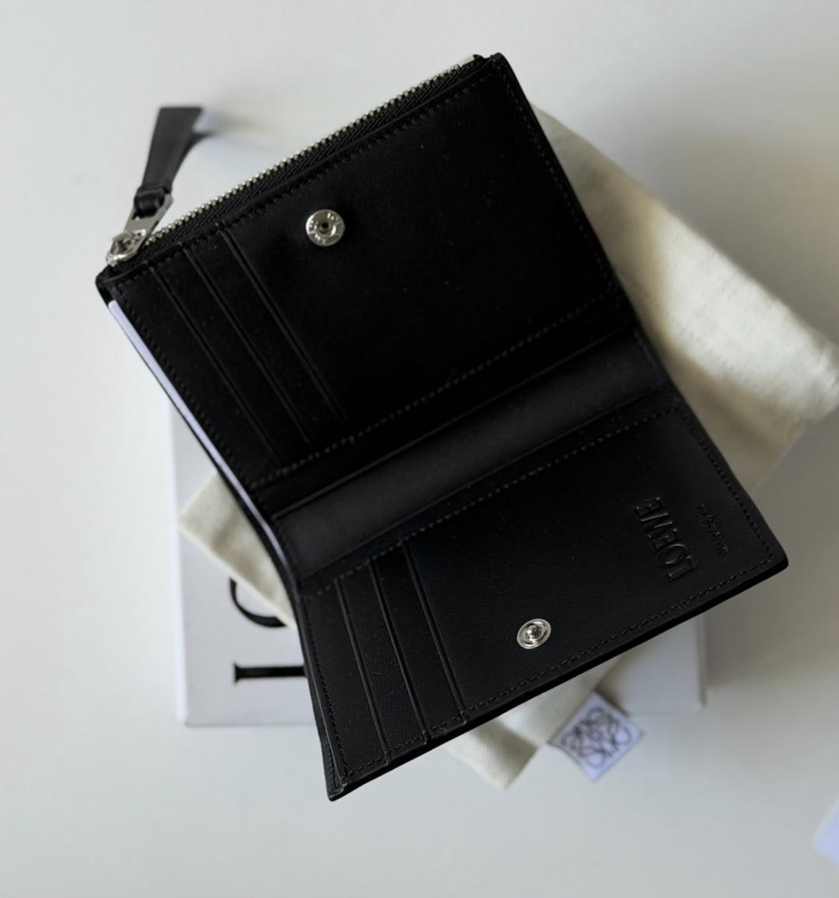 訂貨📮Loewe 男裝黑色牛皮 Puzzle 銀包 
