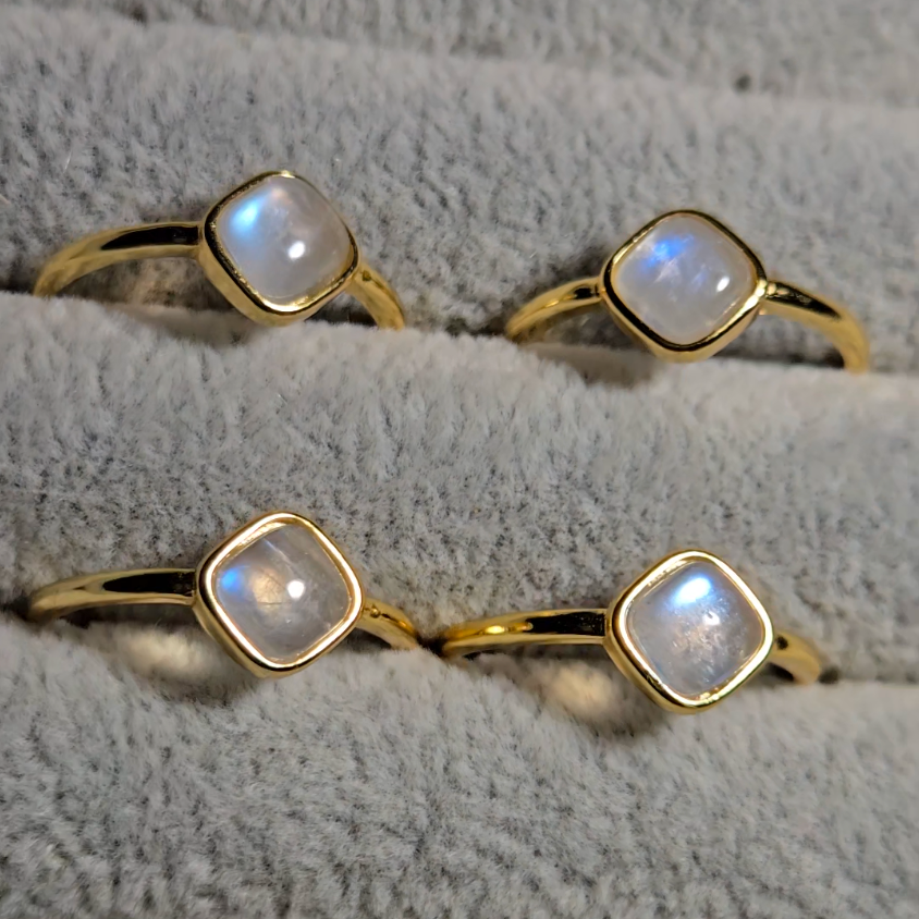 White moonstone rings with blue flash in adjustable sterling silver - SM636