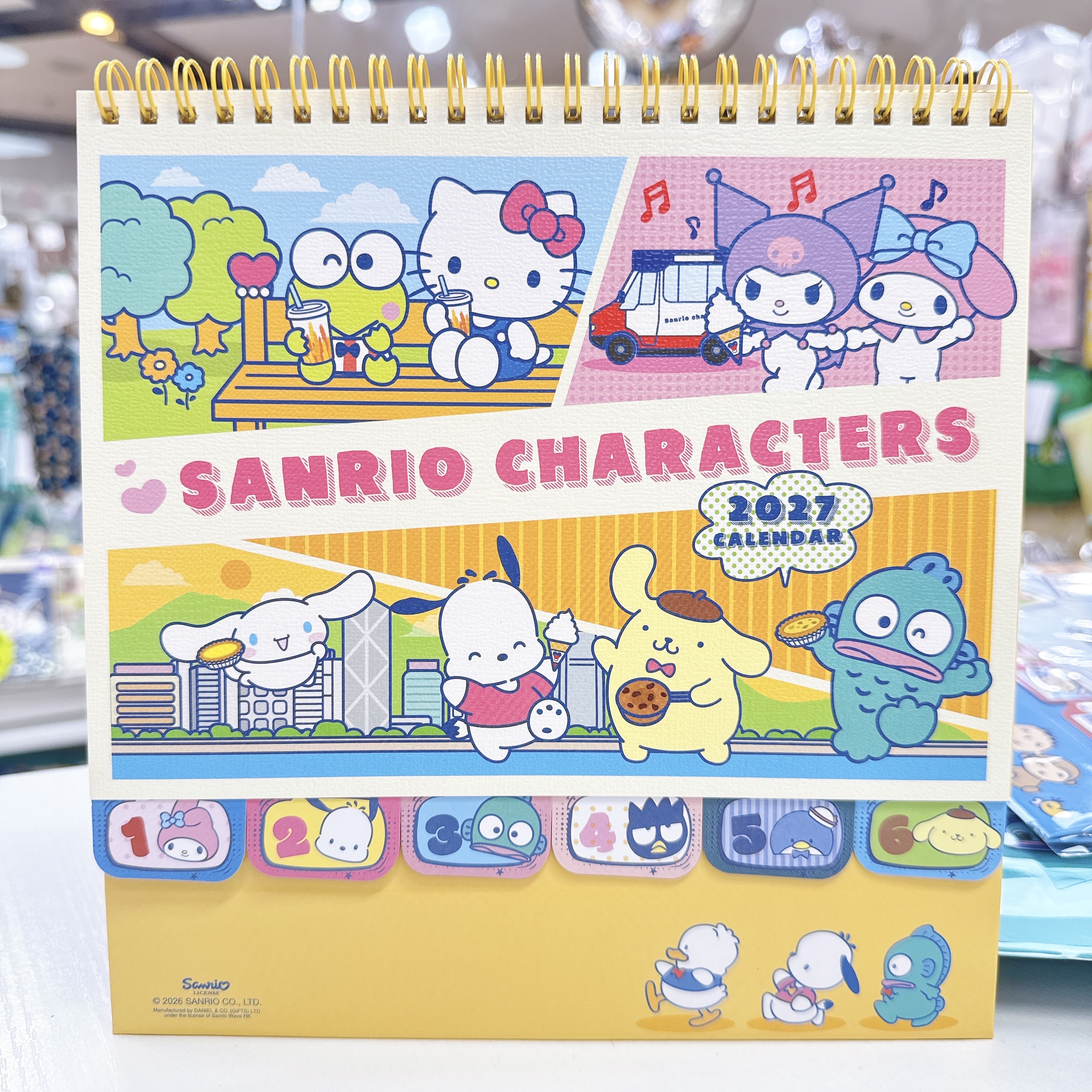原裝行貨 Sanrio mix2027座枱月曆 香港假期 農曆對照。附送精美貼紙
