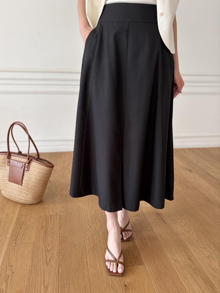 Front-Slit Midi Flare Skirt (Black)