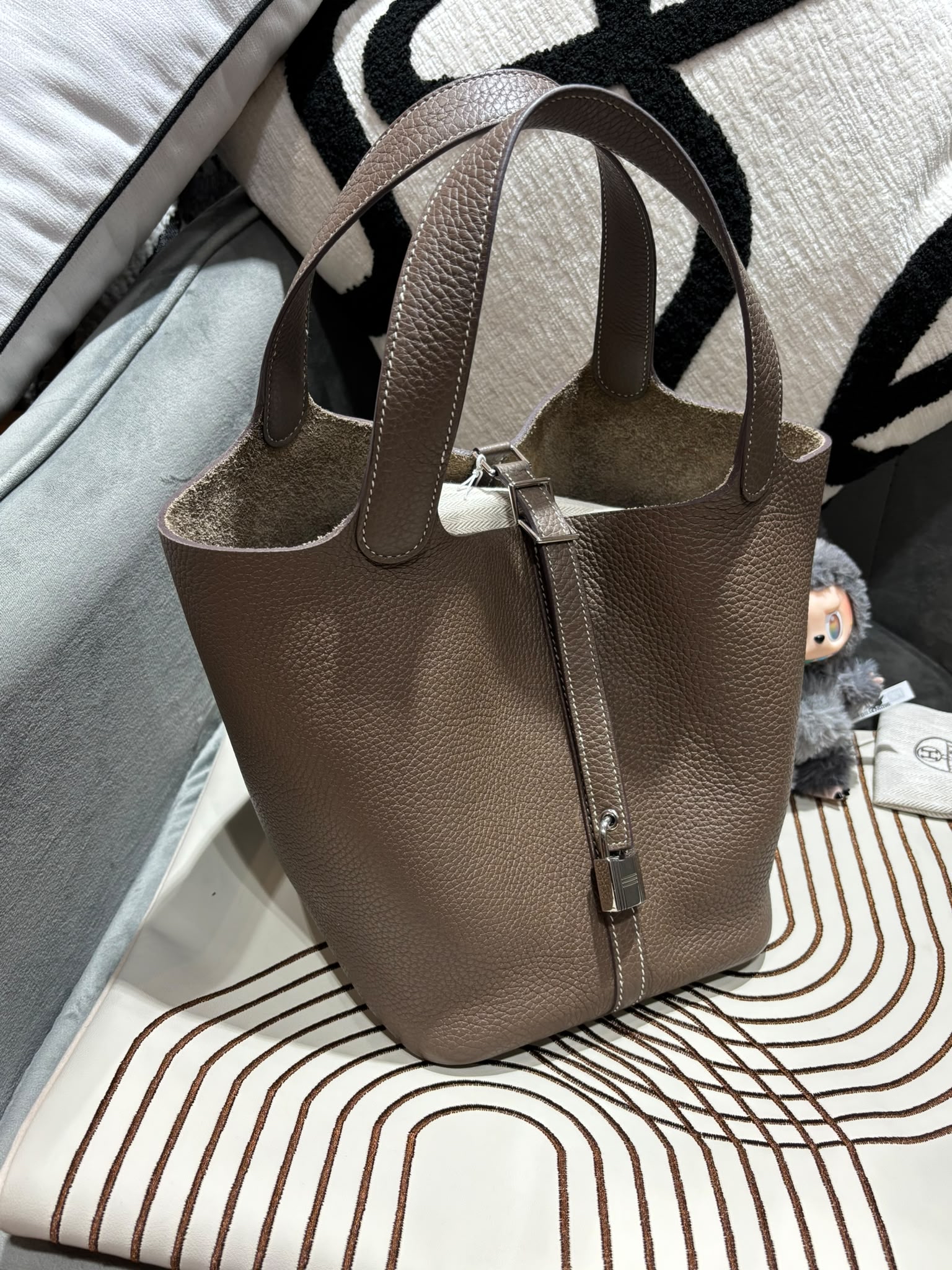 Hermes Picotin 22 Stamp Y Etoupe 100%Authentic, 95%New ✅Key Lock ✅Dust bag