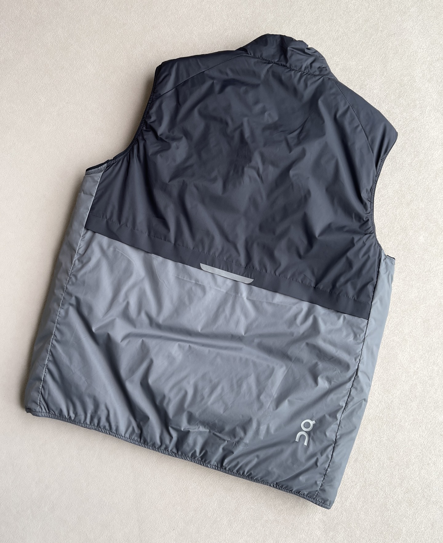 $258件。On 昂跑 Weather Vest｜2025 秋冬新品 男款輕量跑步馬甲