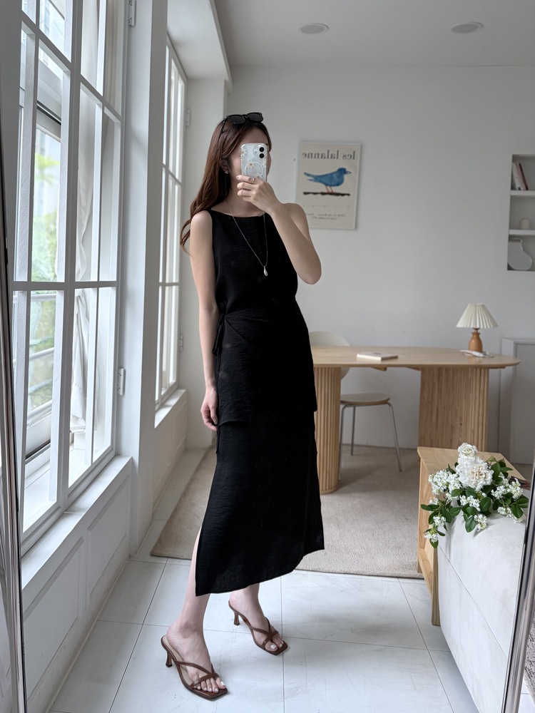 Boat Neck Layered Dress (Black)