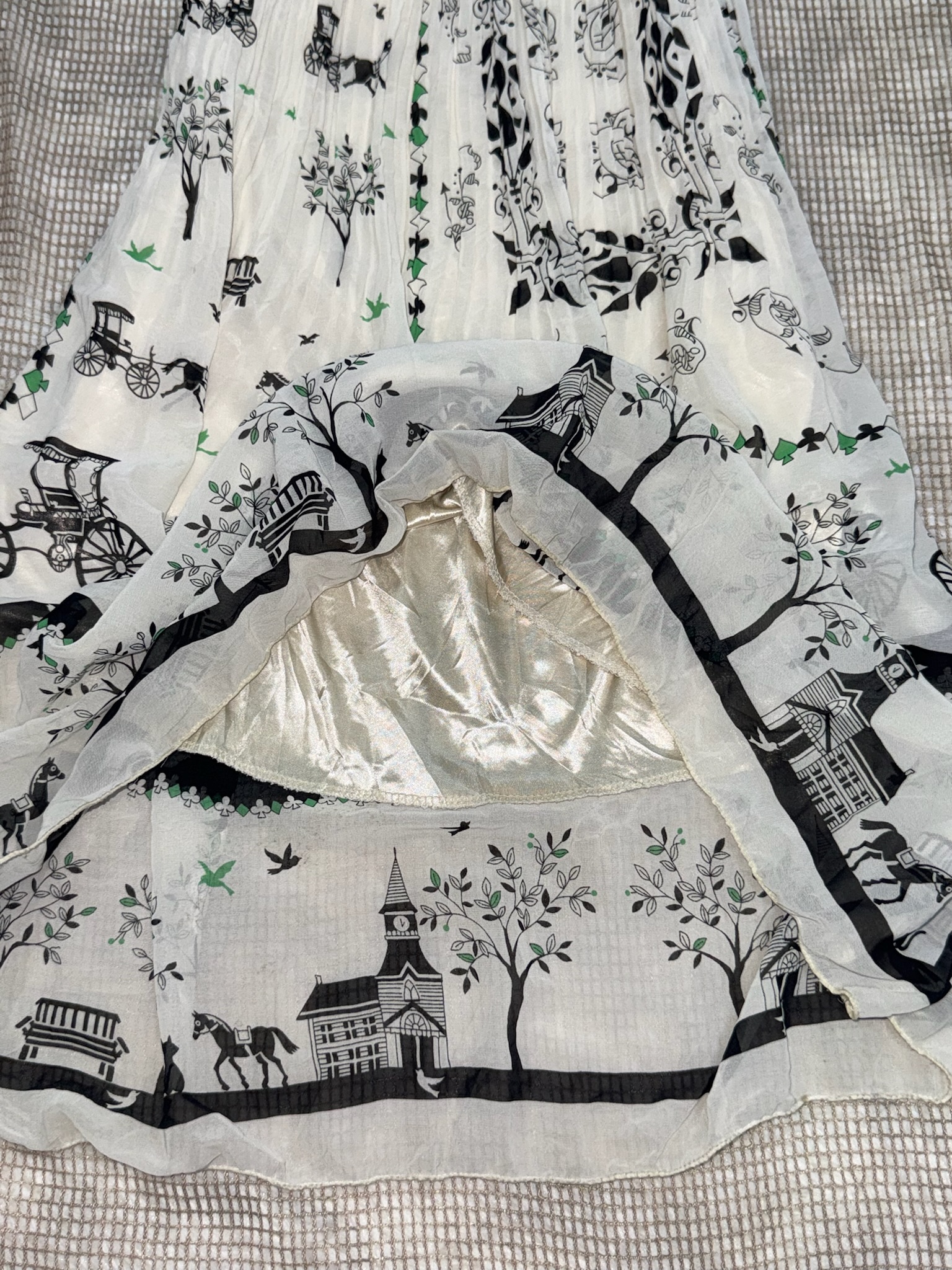 White Antique Carriage Pleated Skirt