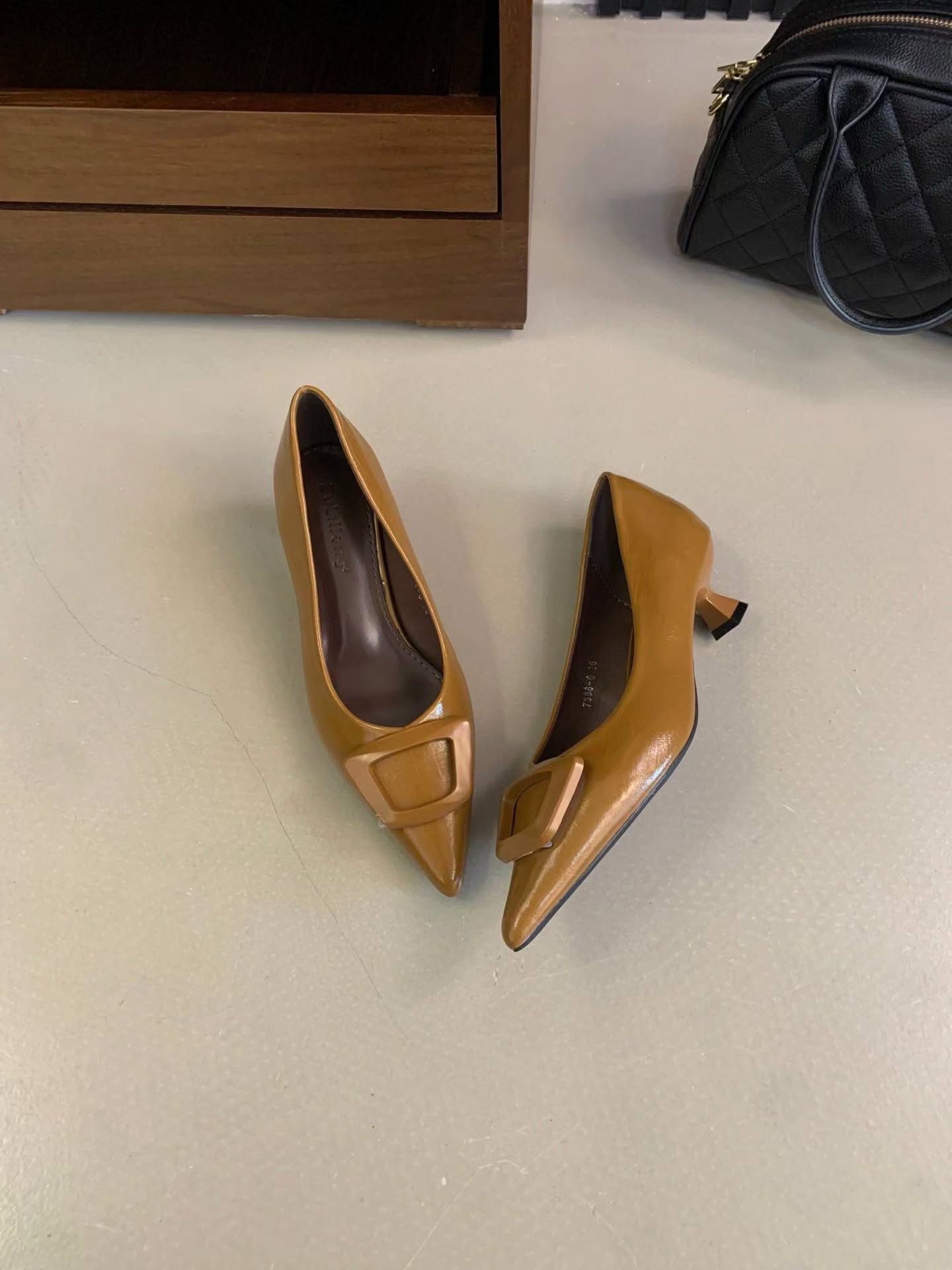 7388-6 法式气质尖头高跟鞋🇨🇳