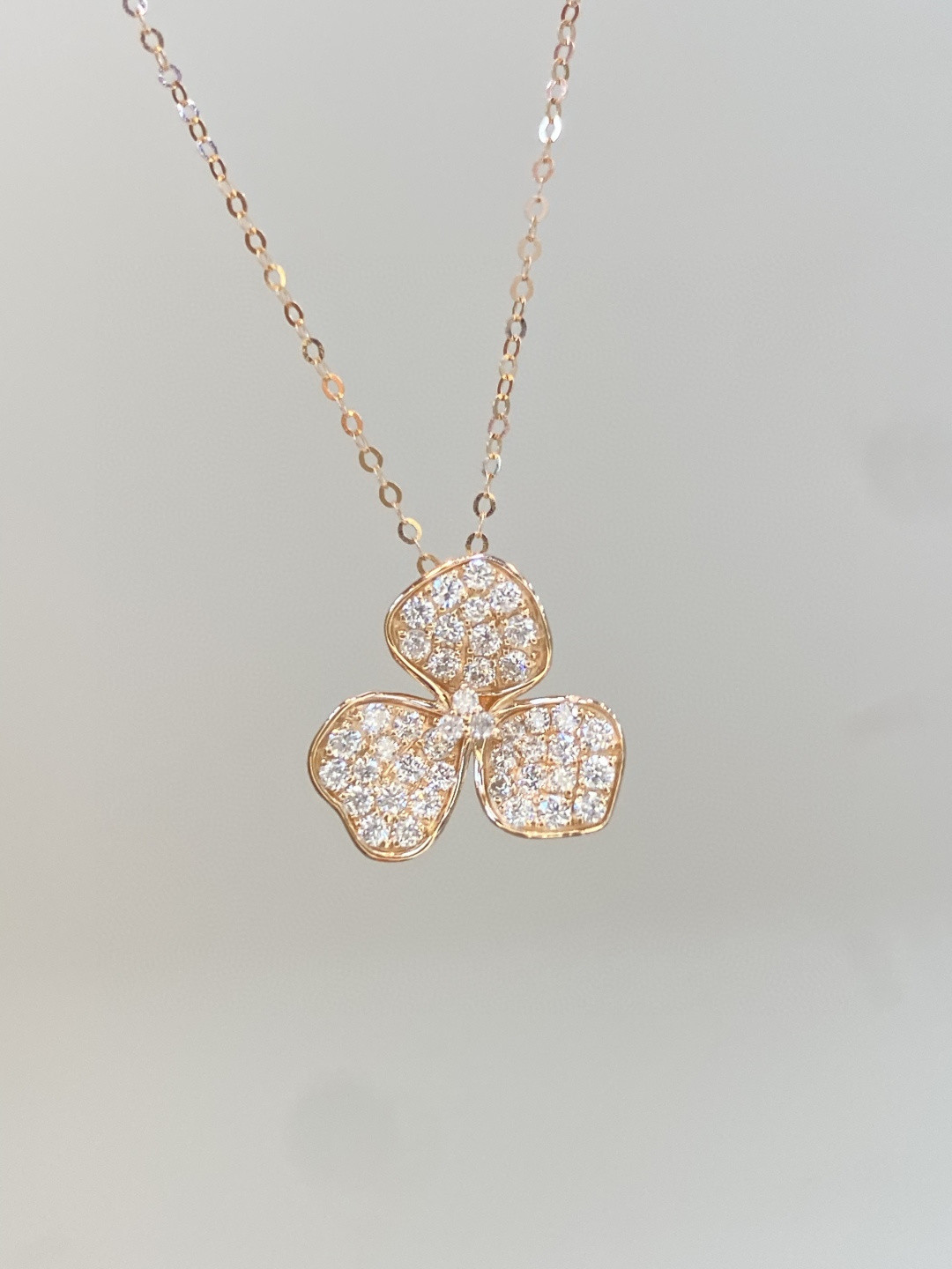 18K Diamond Pendant 