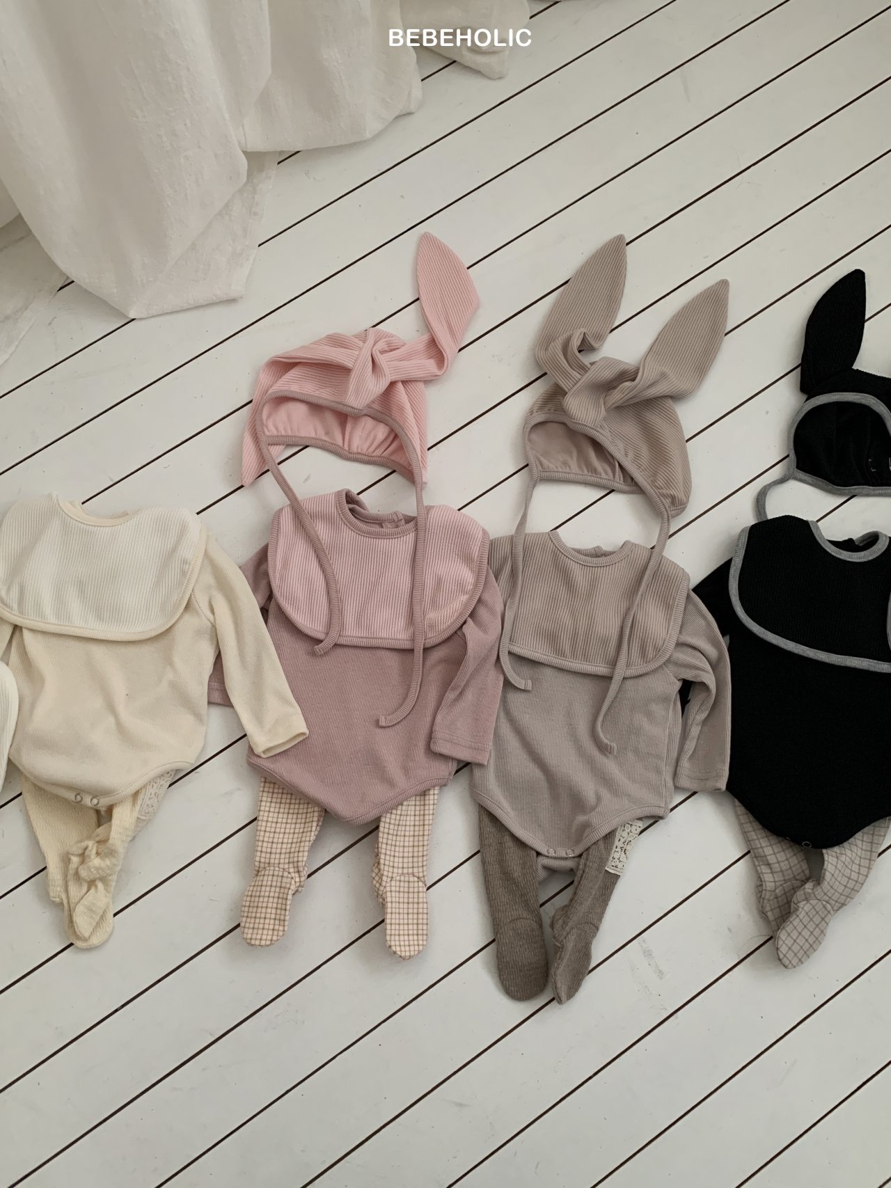 🌸預訂 韓國直送🌸🇰🇷BEBEHOLIC四色兔仔帽包屁衣圍兜三件套裝