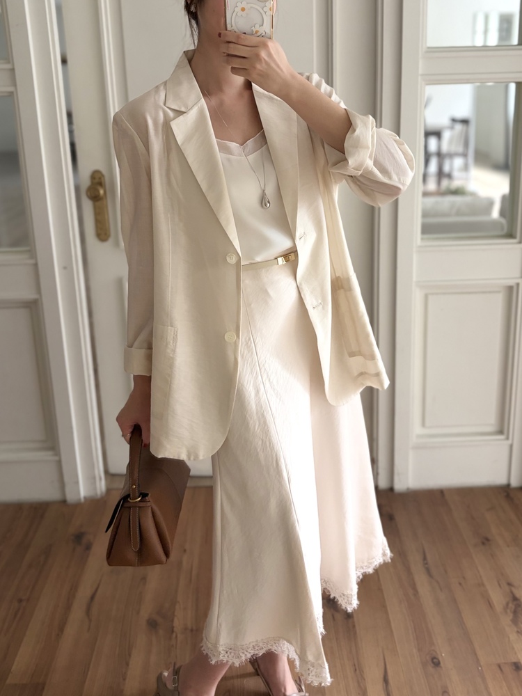 The Fine Silky Blazer (Ivory)