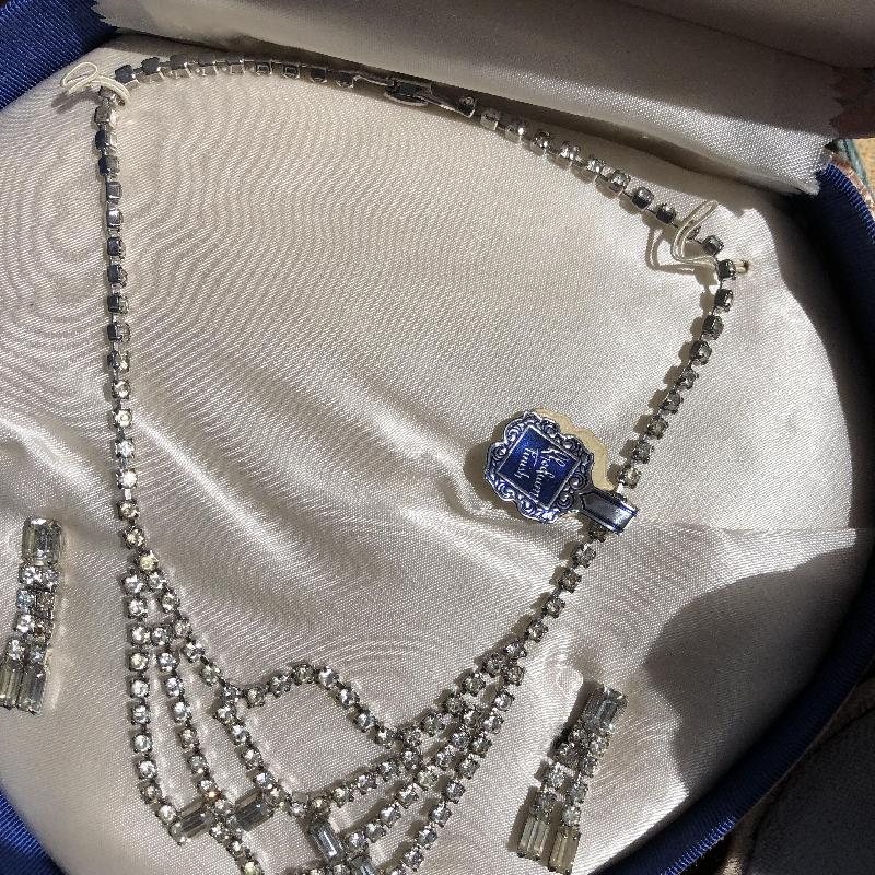 C.a. 1960s B.R.J 5th Ave Rhodium Plated "Smart Set" Sparkling Jewelry Set in original Brocade Heart Box(MT1731)