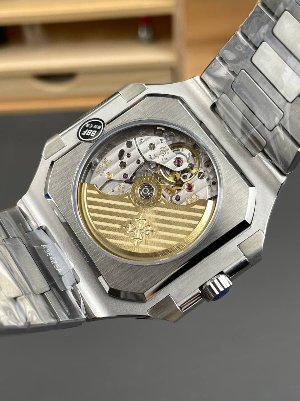 百达翡丽鹦鹉螺系列复刻男士腕表，绿色表盘，精钢表带