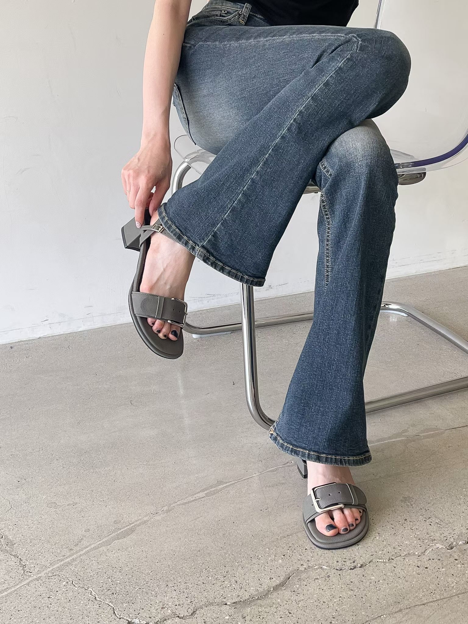 Vintage buckle heeled sandal