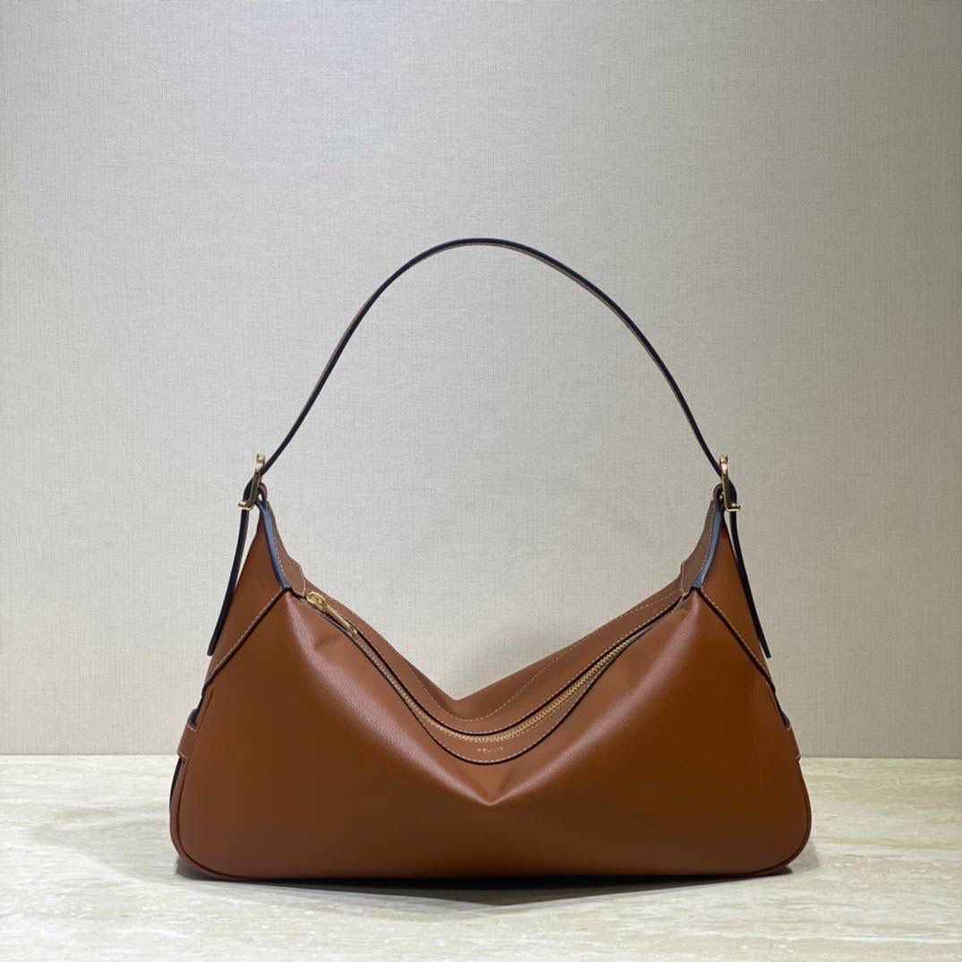 🔥大货实拍图 𝗖𝗘𝗟𝗜𝗡𝗘 ♥ 𝗥𝗢𝗠𝗬 型号：197443 尺寸34*16*5cm