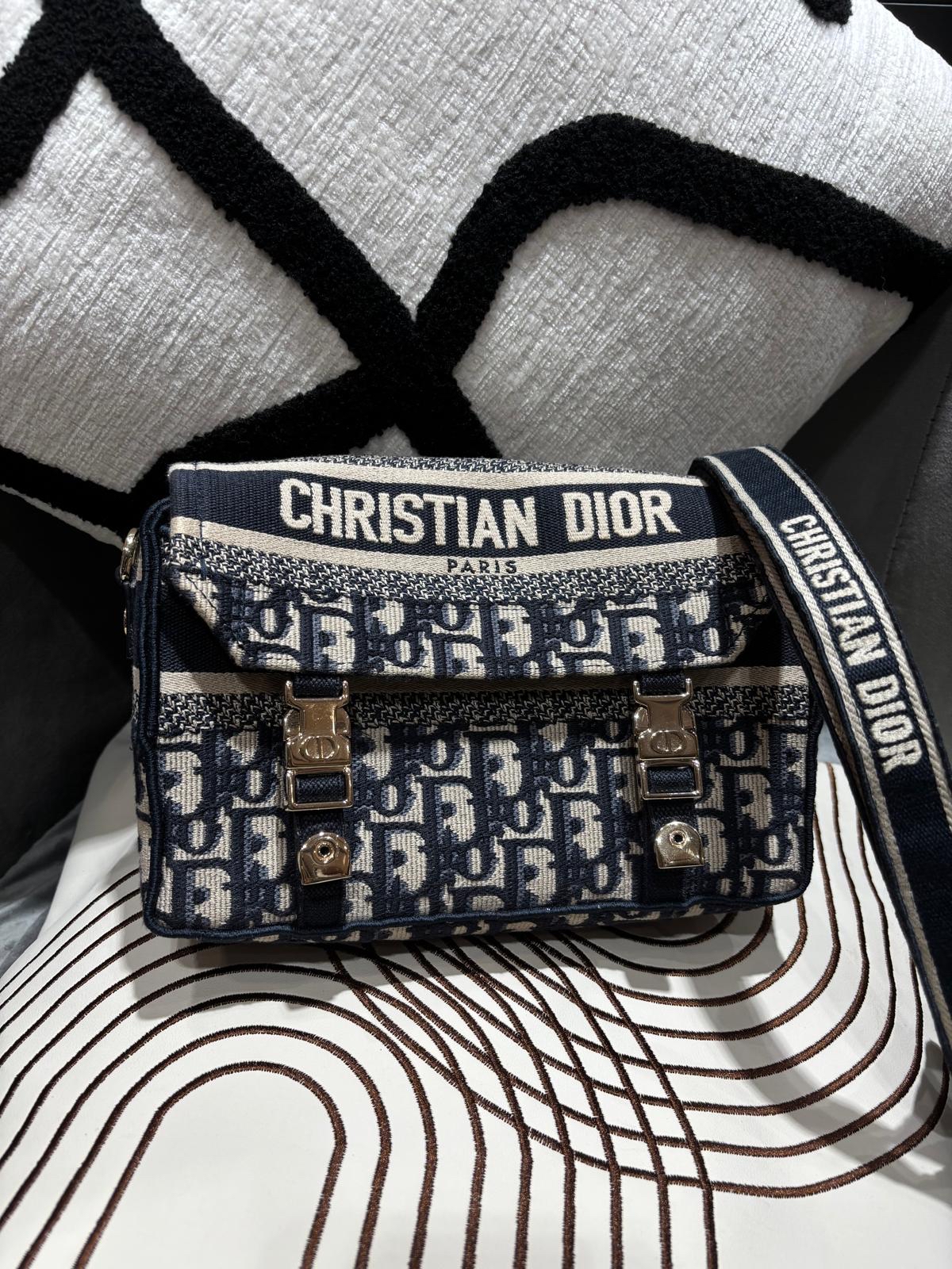 Dior 小碼 Diorcamp 手袋藍色 Dior Oblique 刺繡 100%Authentic, 99%New ✅Dust bag