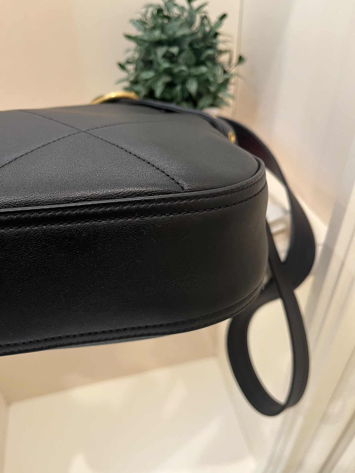 Chanel easy mood Hobo Bag AS2844 bucket bag,100%Authentic, 98%New ✅香港專門店收據✅晶片✅Dust bag✅Box