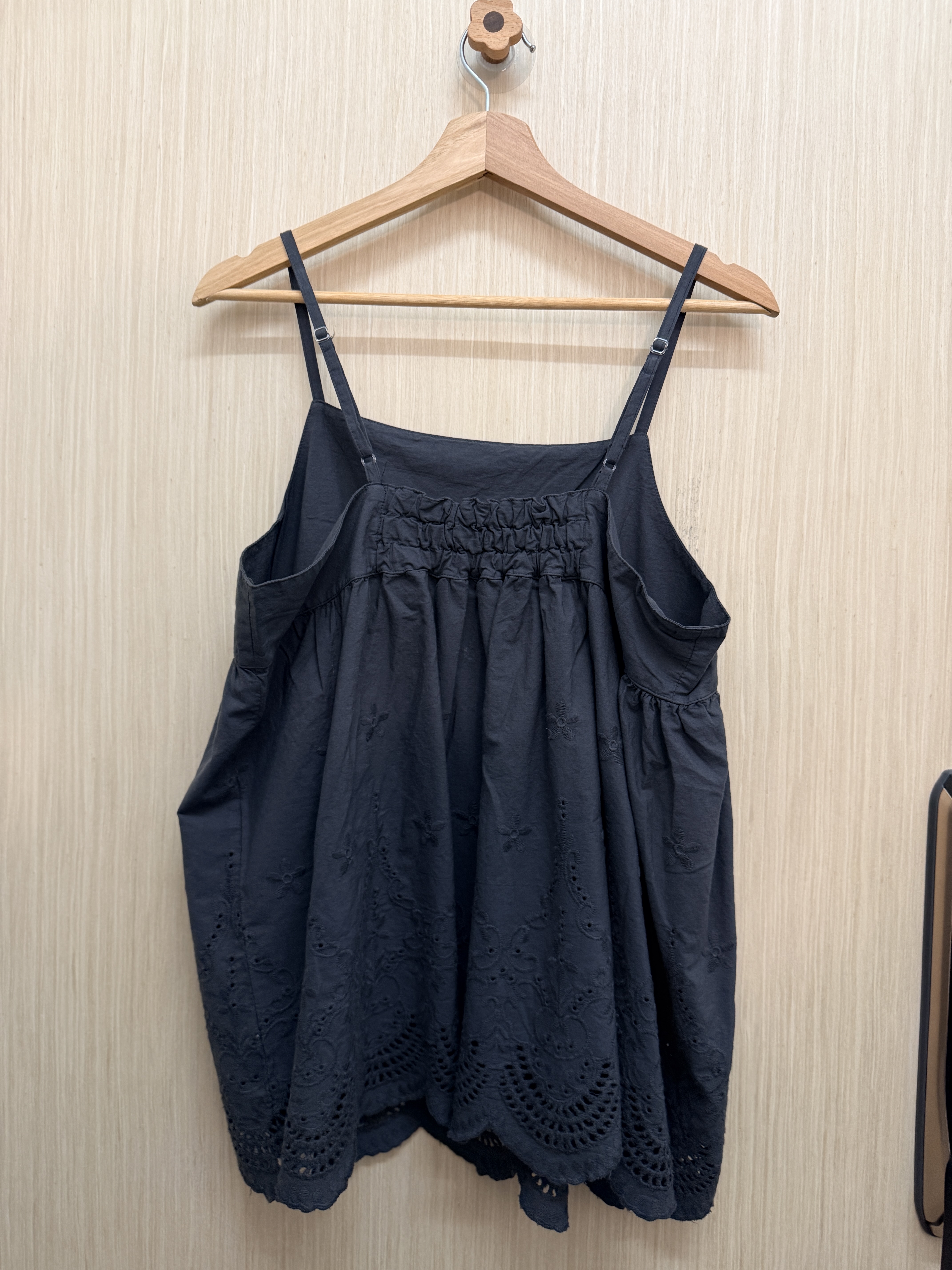 平口通花吊帶（炭灰色）