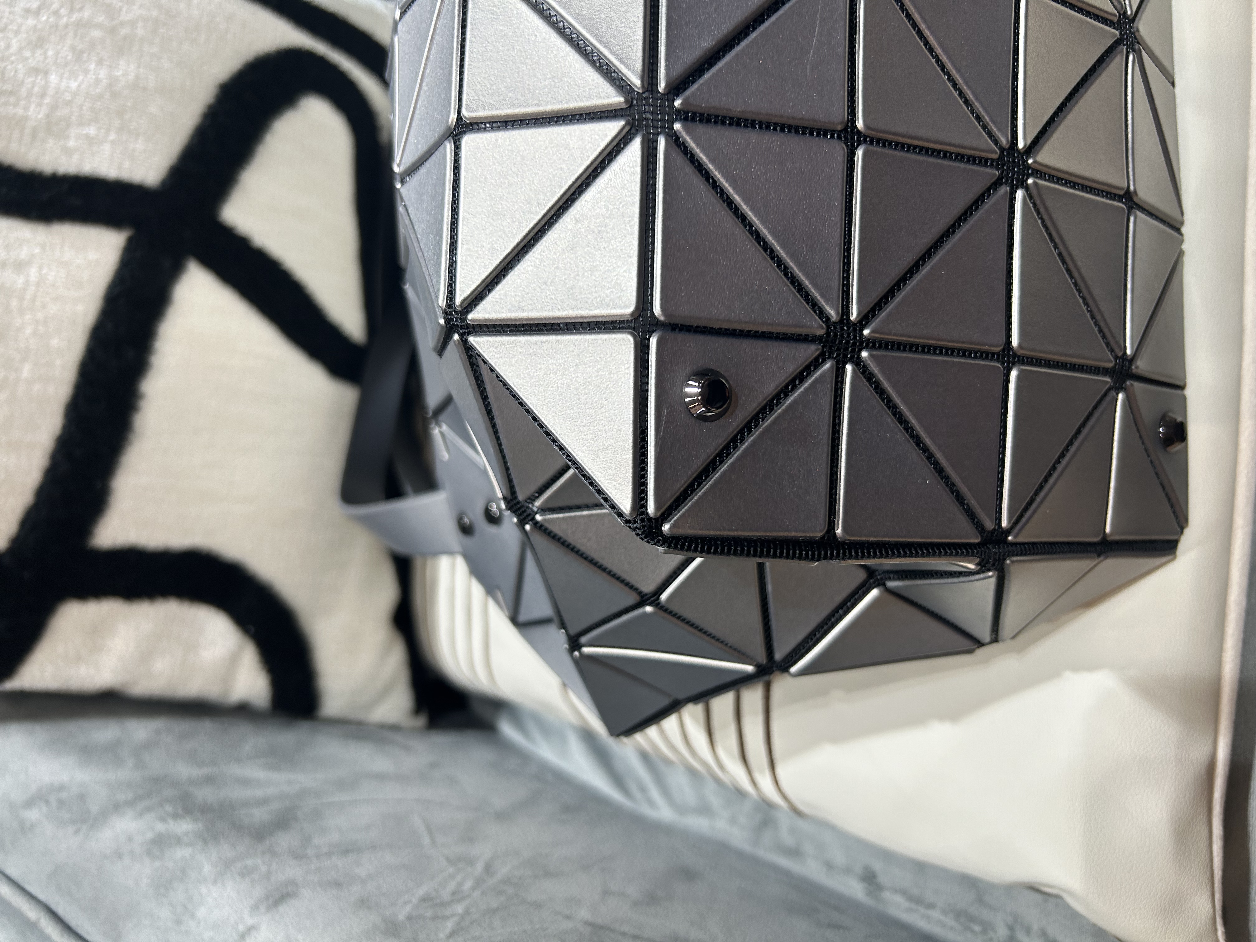 Issey Miyake Bao Bao Boston Bag 100%Authentic, 98%New ☑️Dust bag