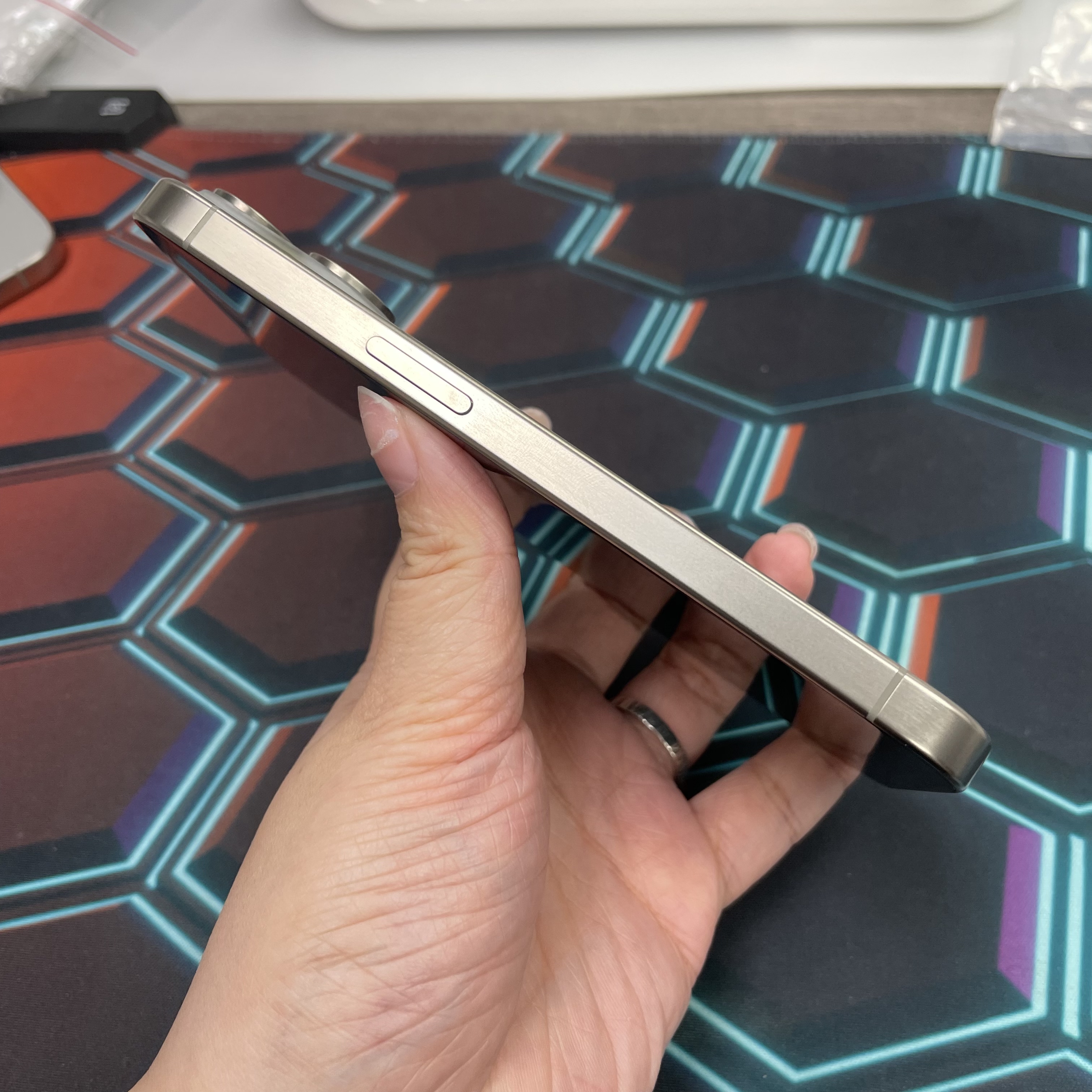 *7677 15 Pro 完美機 256GB 電85 原色 gray