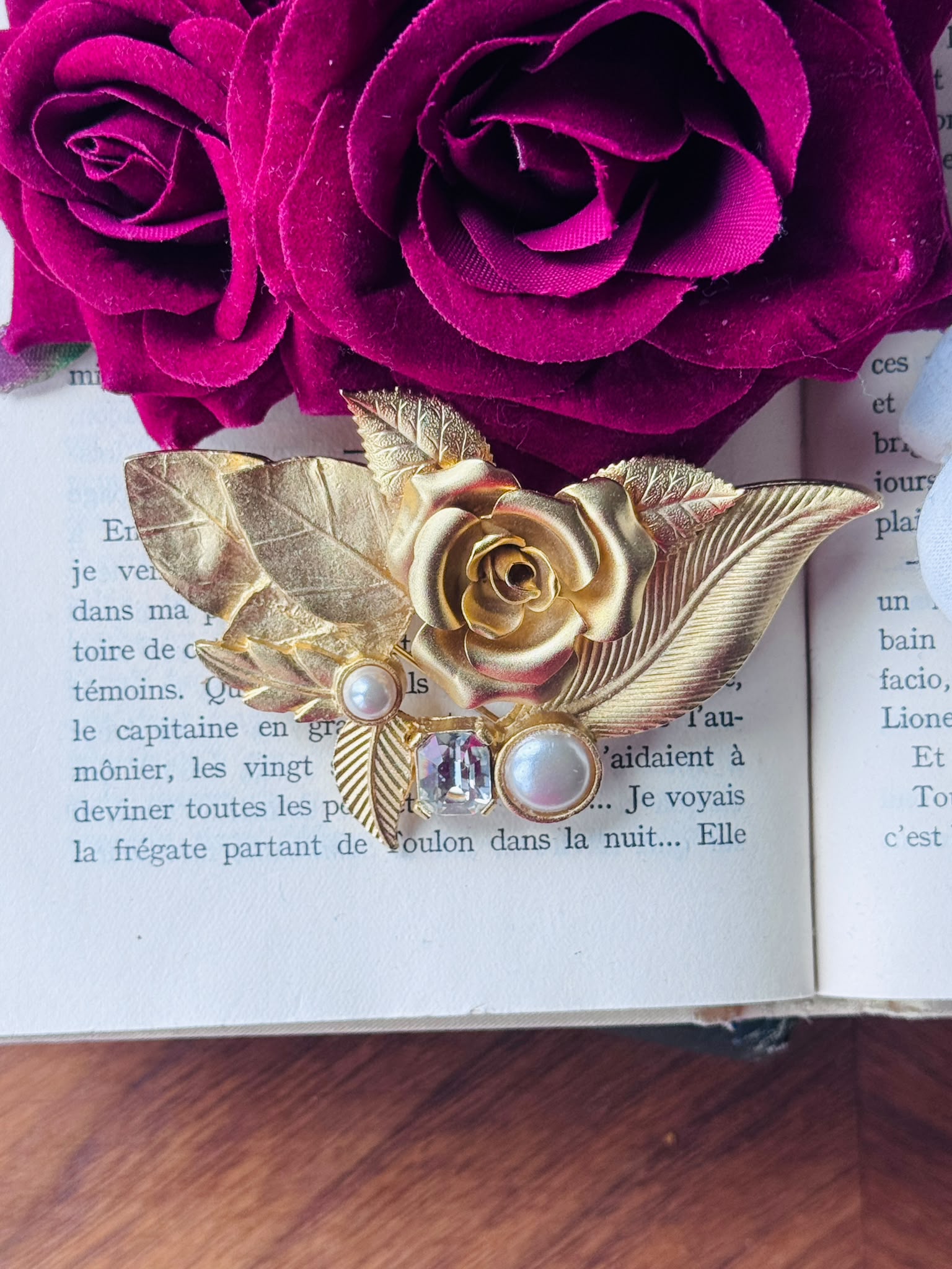 C.a. 1980s Champagne Gold Tone Rose Statement Brooch (MT2589-20)