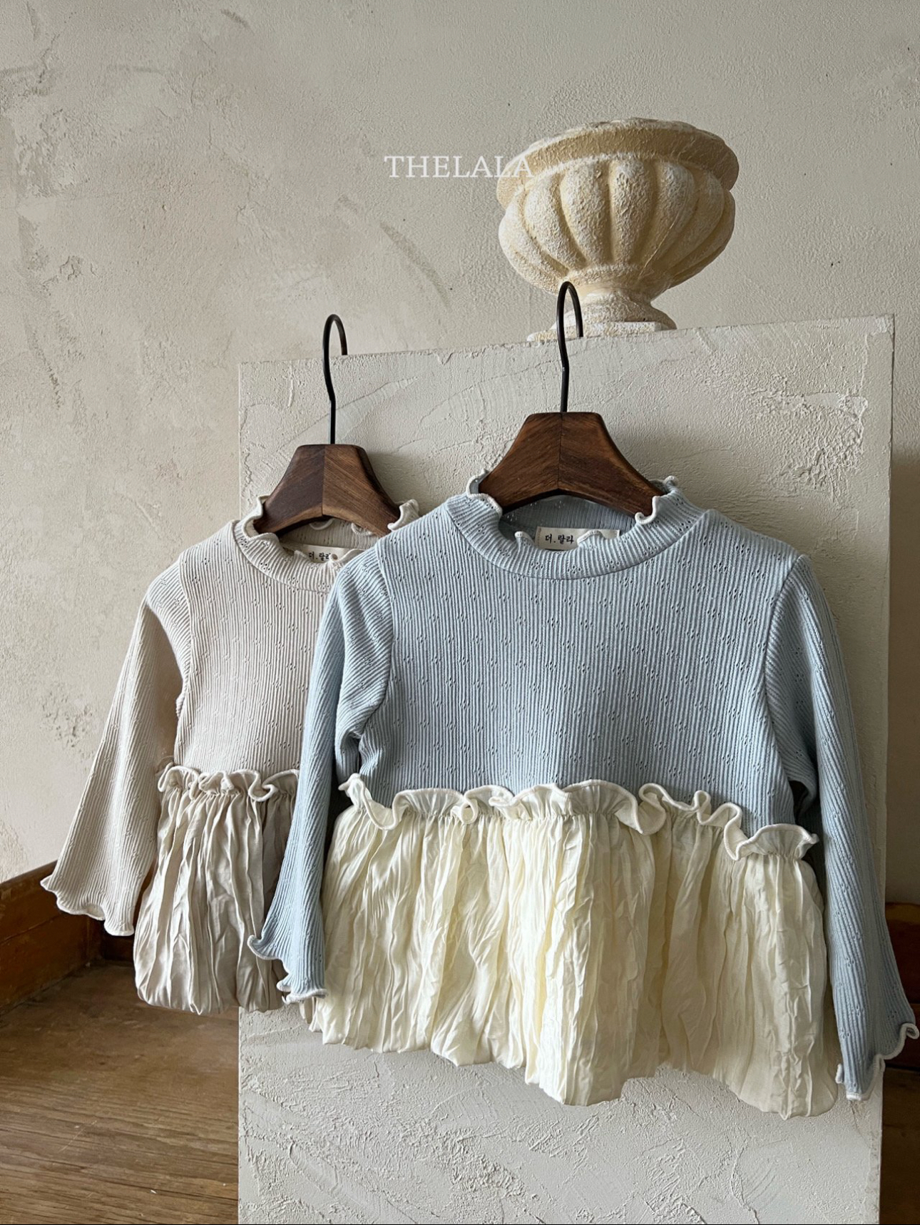 🌸預訂 韓國直送🌸🇰🇷THELALA兩色皺褶裙擺長袖上衣