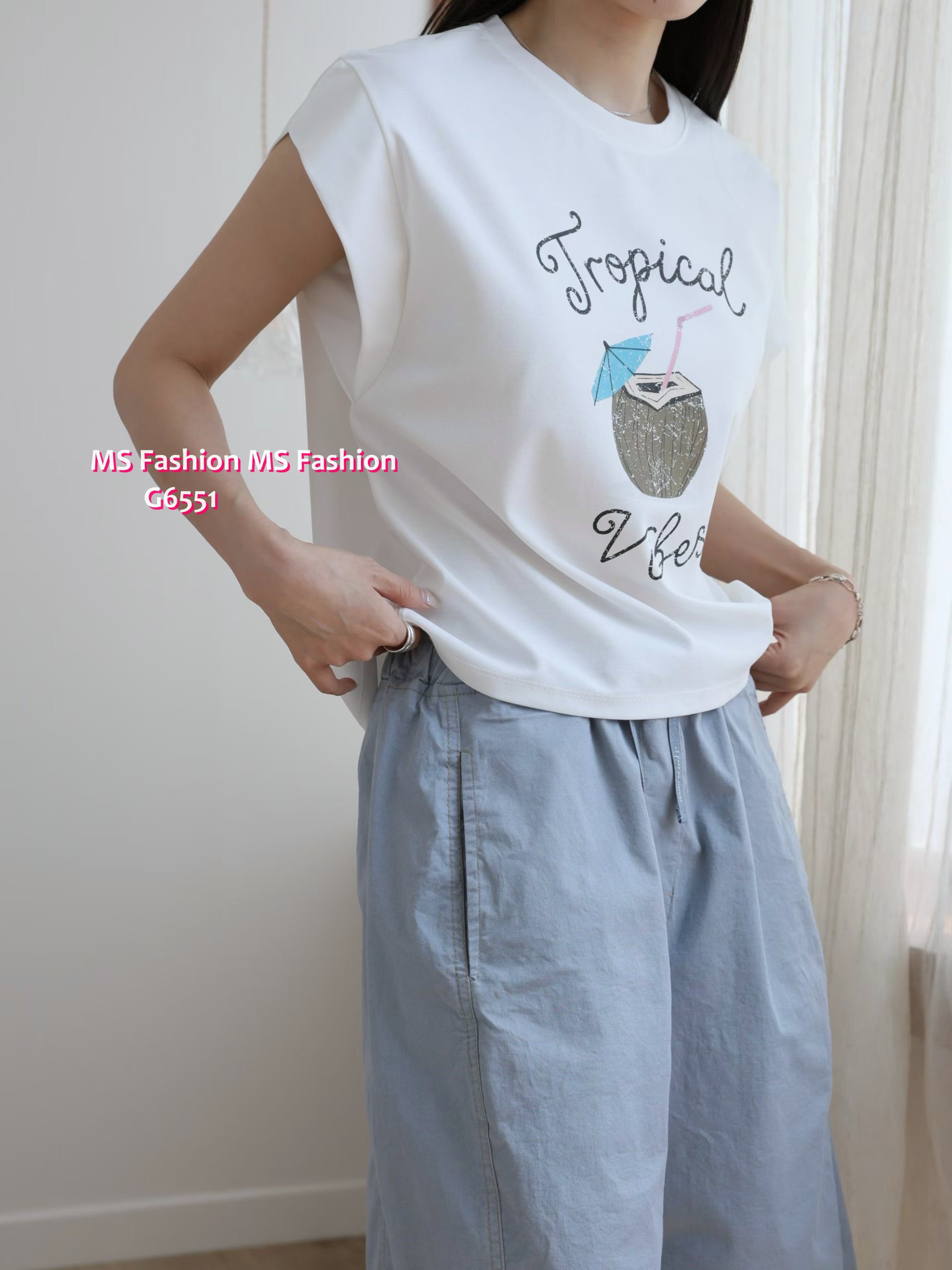 G6551 字母椰青print top