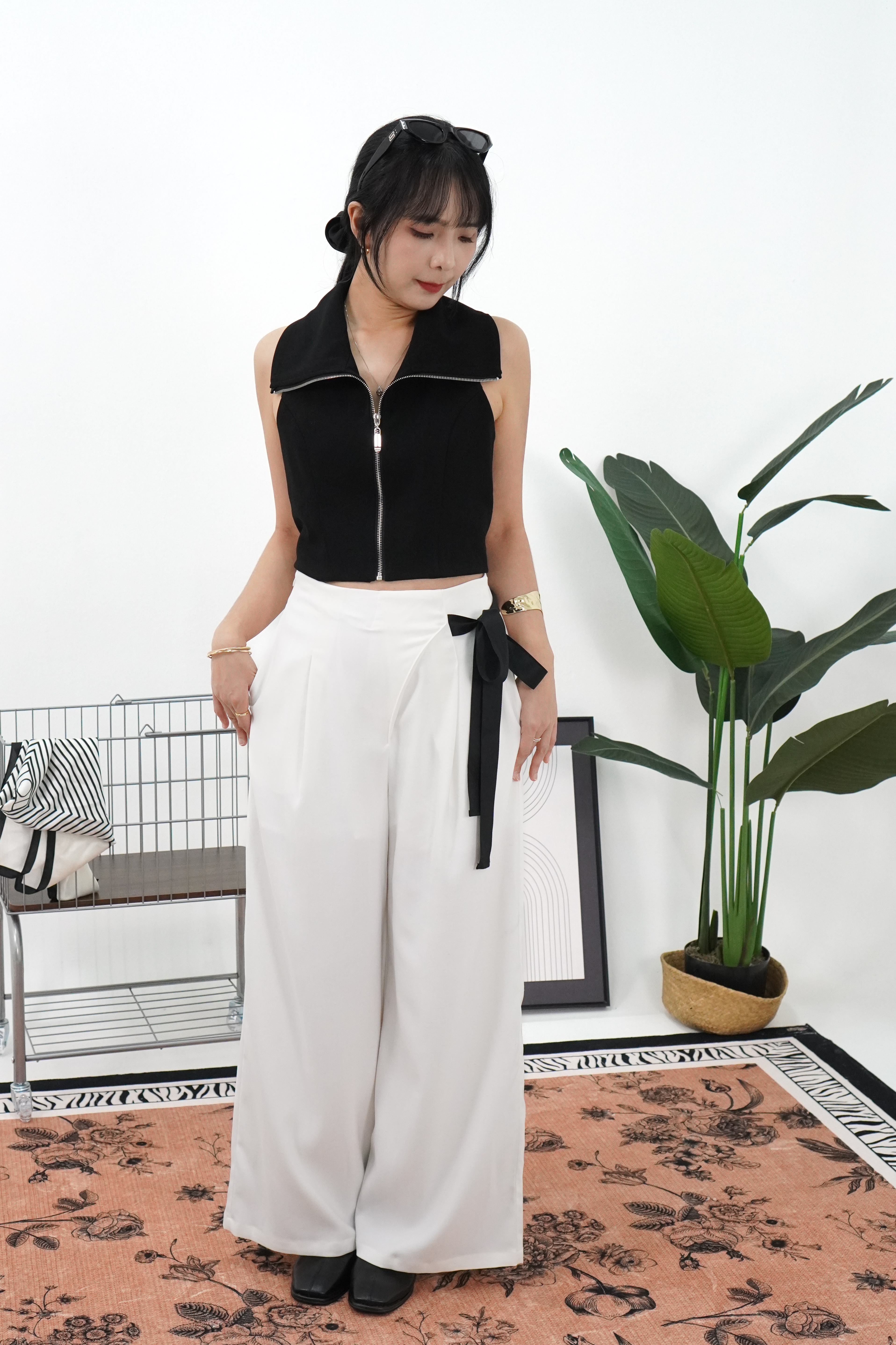 侧边绑带米白长裤 Side Tie Trousers