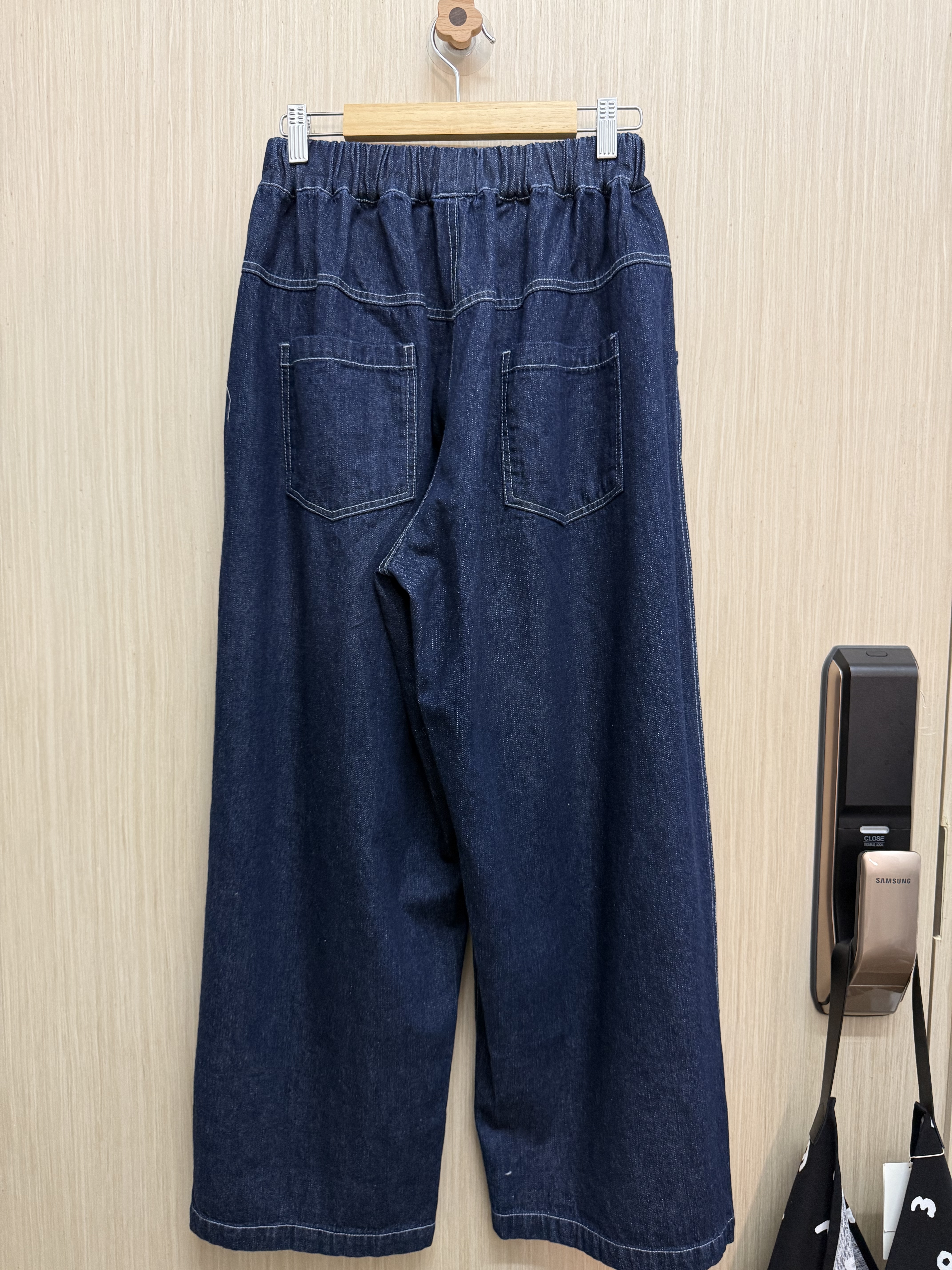 明線直腳牛仔褲