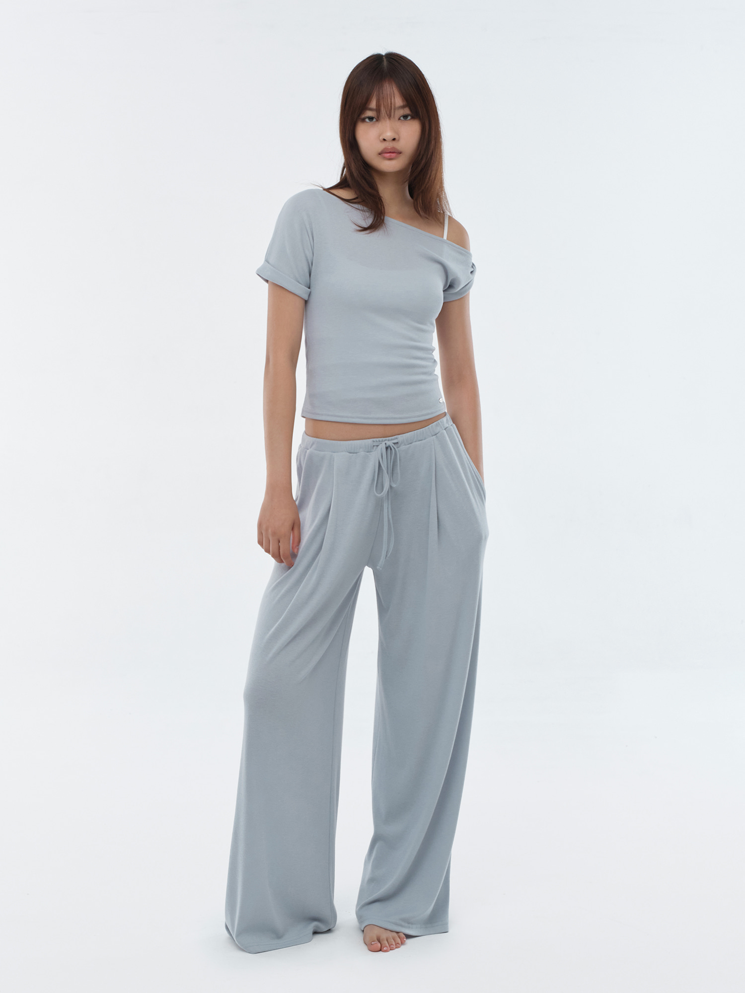 預購_Flow Pintuck Wide Sweat Pants by Conch