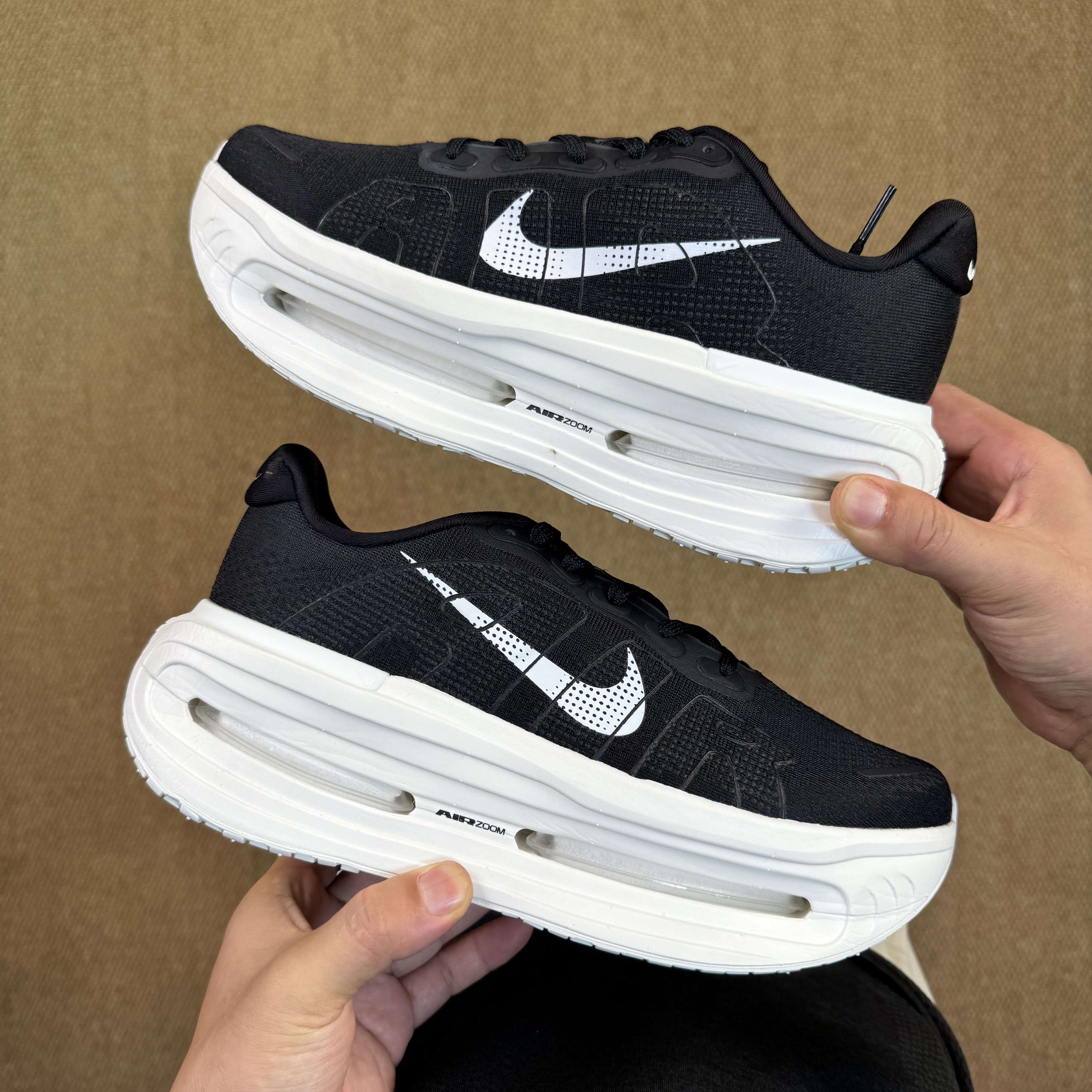 Nike Vomero Premium HQ2050-007