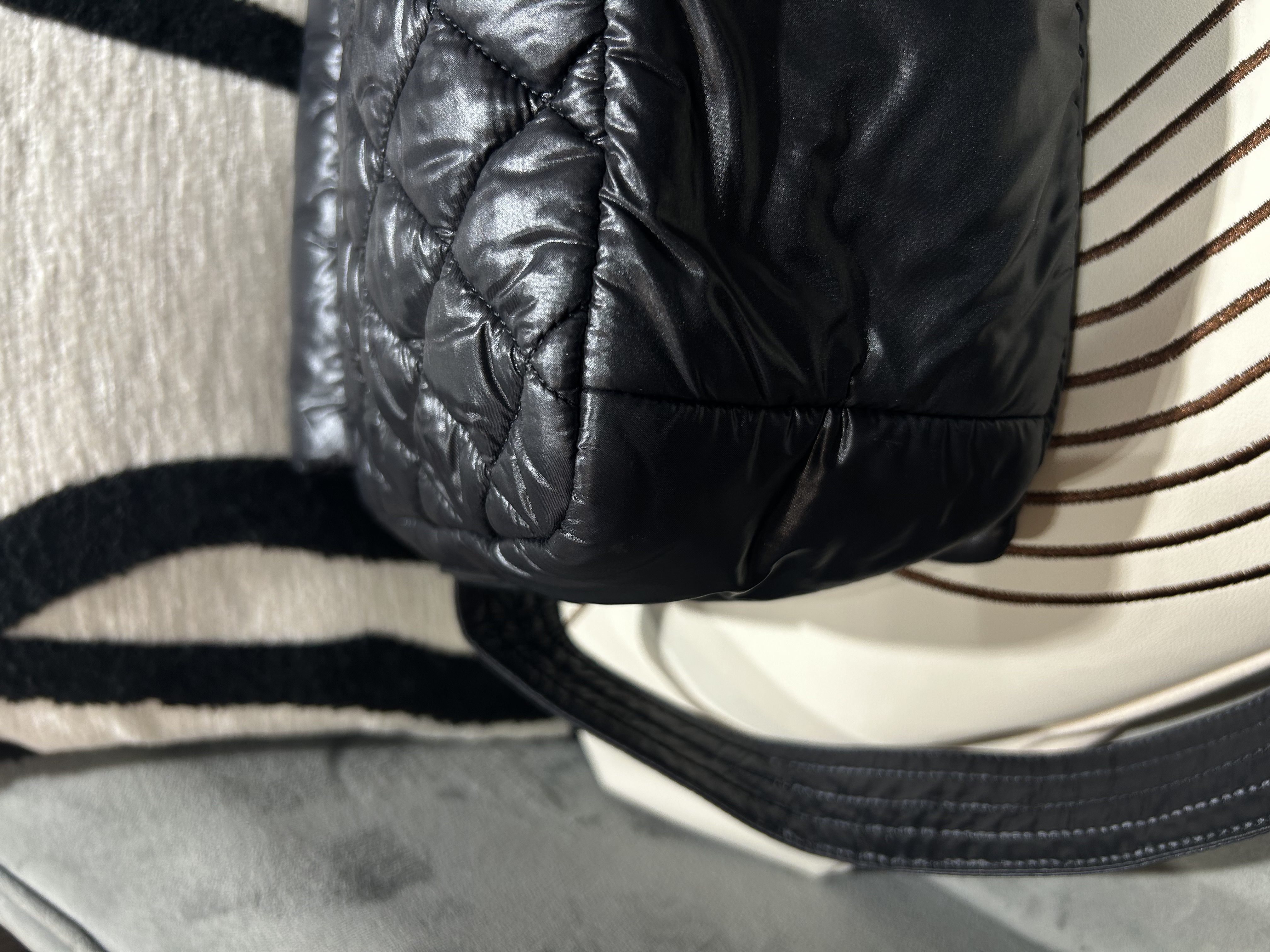 Chanel Coco Cocoon A48616 Crossbody Bag Black Nylon 100%Authentic, 98%new✅14Card
