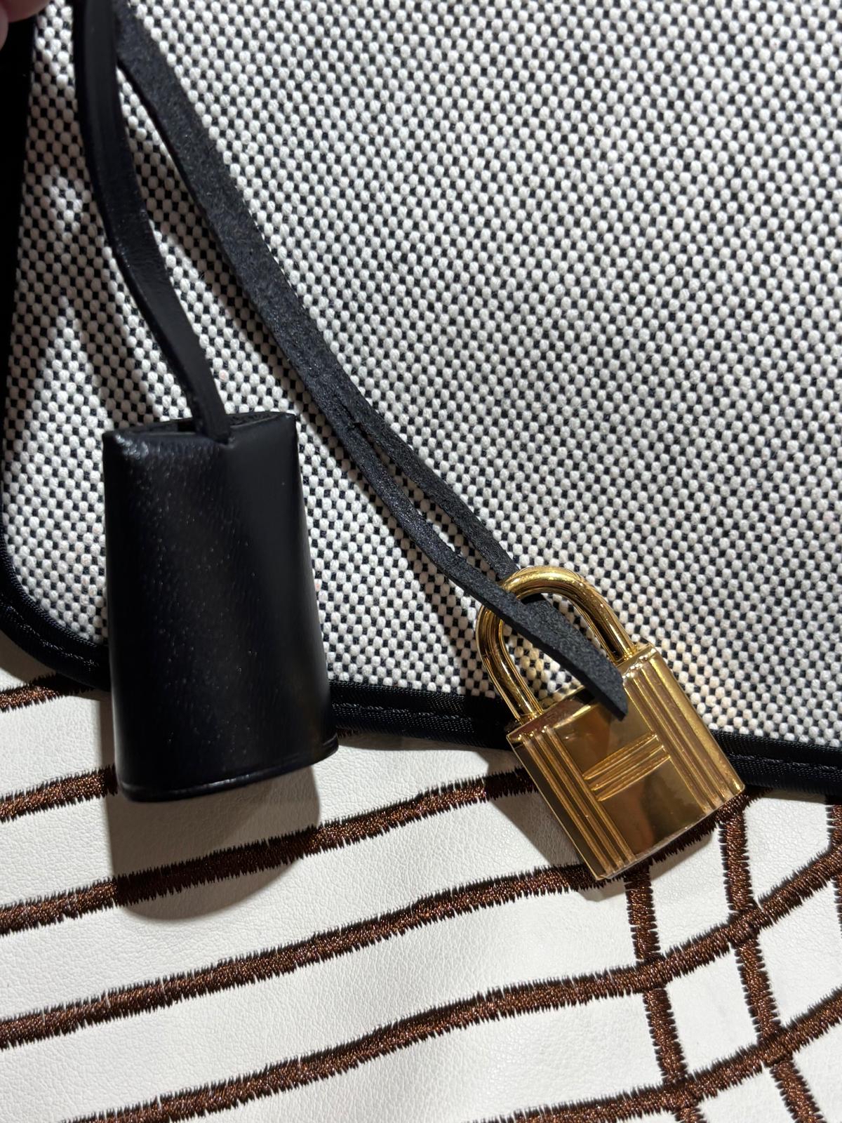 Hermes Herbag 31 Stamp Z 黑色金扣 100% Authentic , 98%New ✅Key Lock✅Dust bag