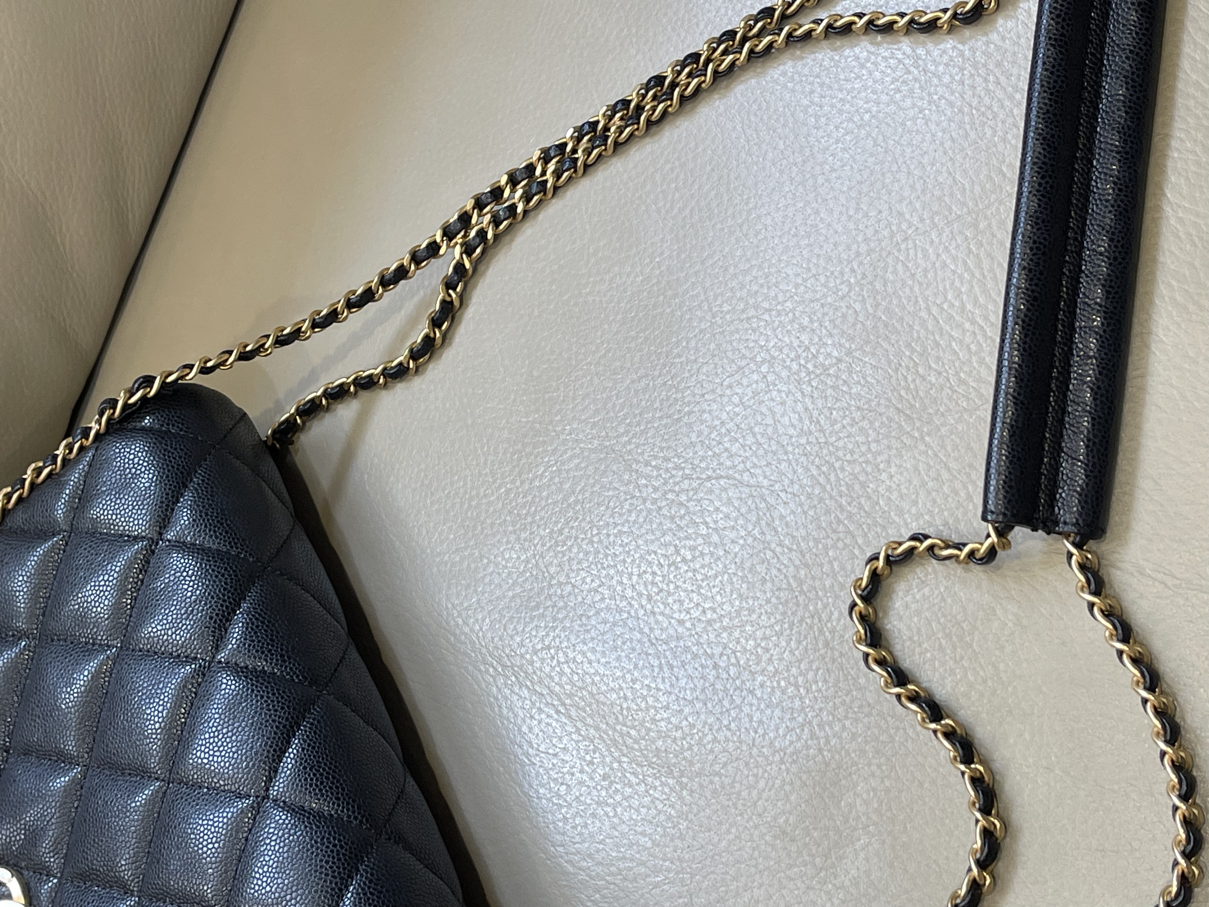 Pre-owned Chanel Matelassé Chain Shoulder Bag / Product Code: 26031412