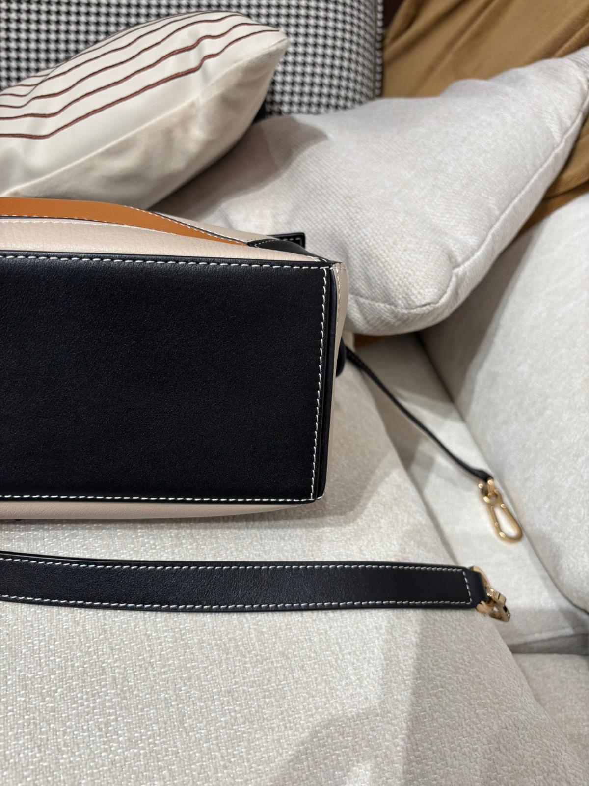 Loewe Puzzle Small 牛皮100%Authentic, 98%New ✅Dust bag