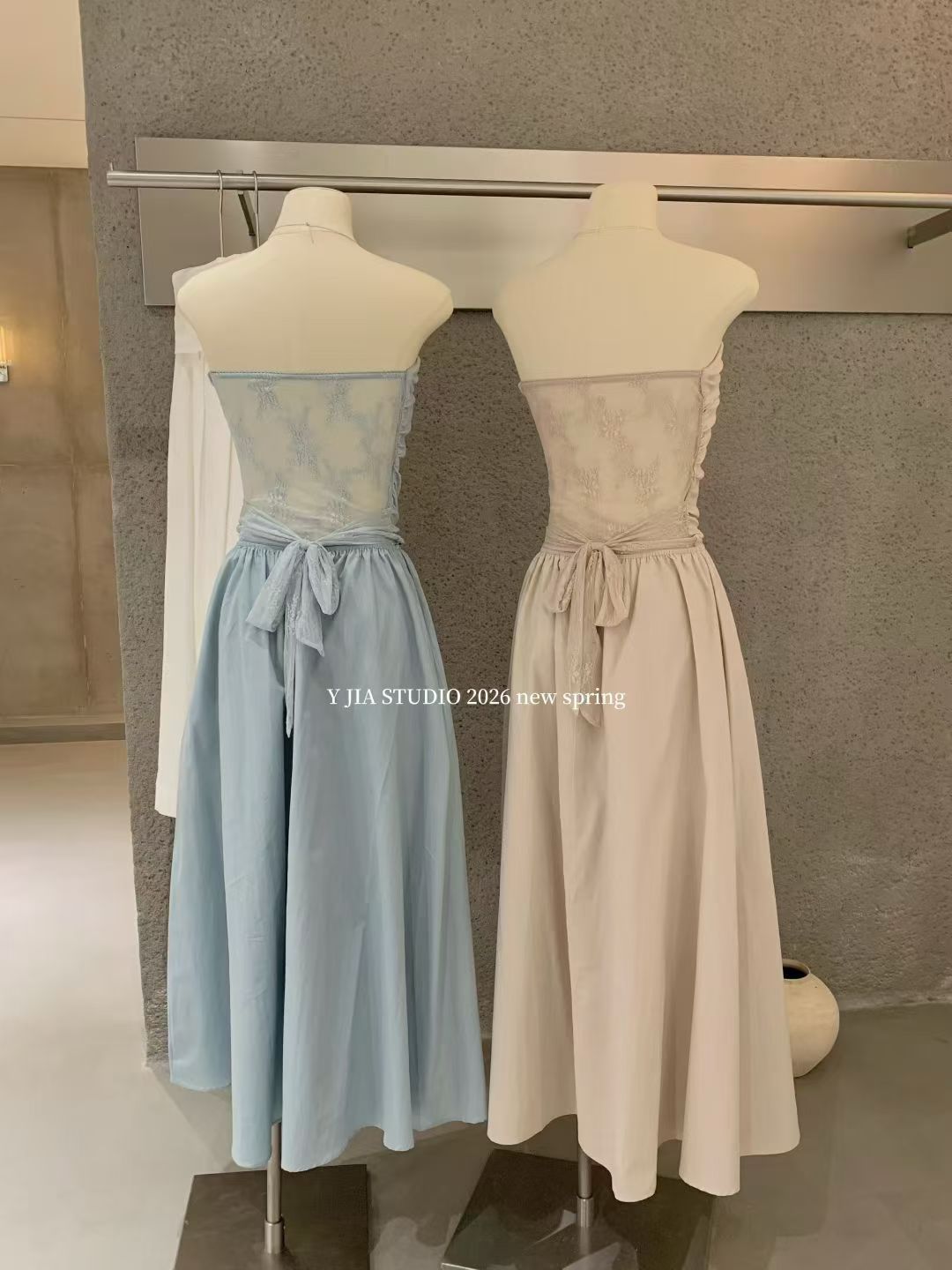 4561 Lace-Up Backless Dress"法式浪漫蕾丝抹胸长裙"