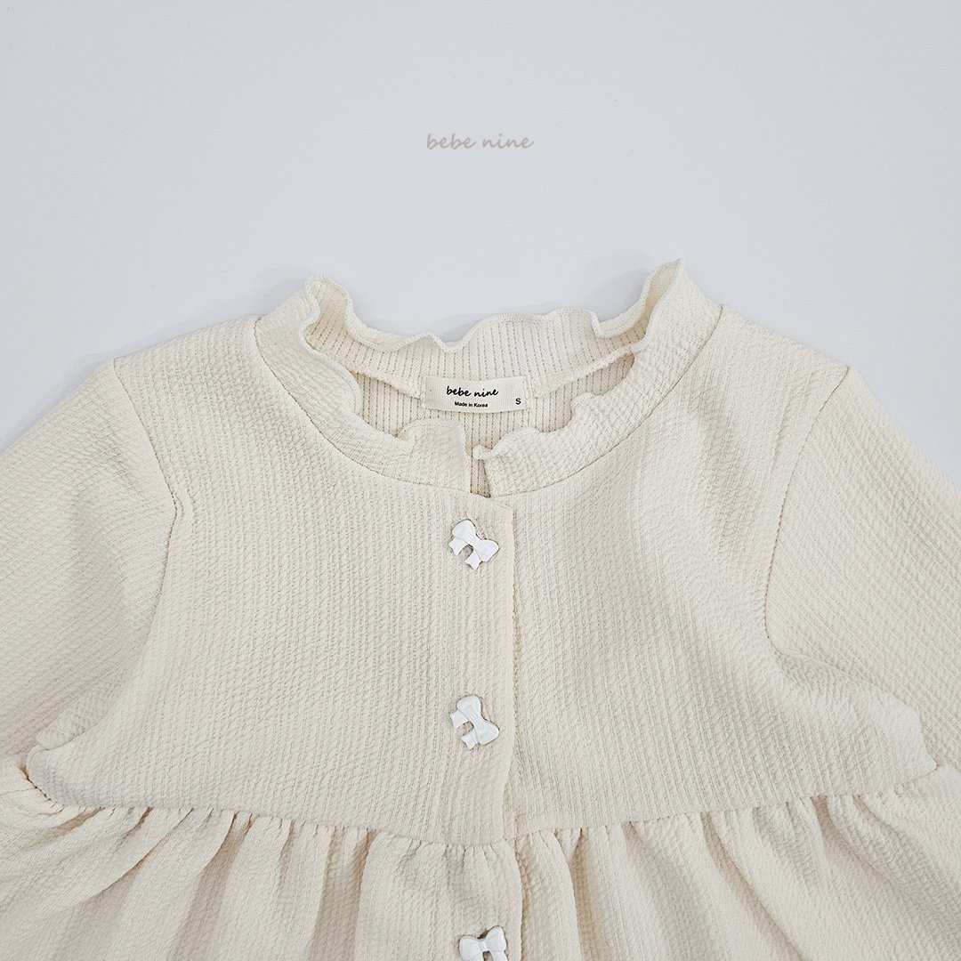 🌸預訂 韓國直送🌸🇰🇷Bebenine兩色絲帶鈕扣花邊長袖上下套裝