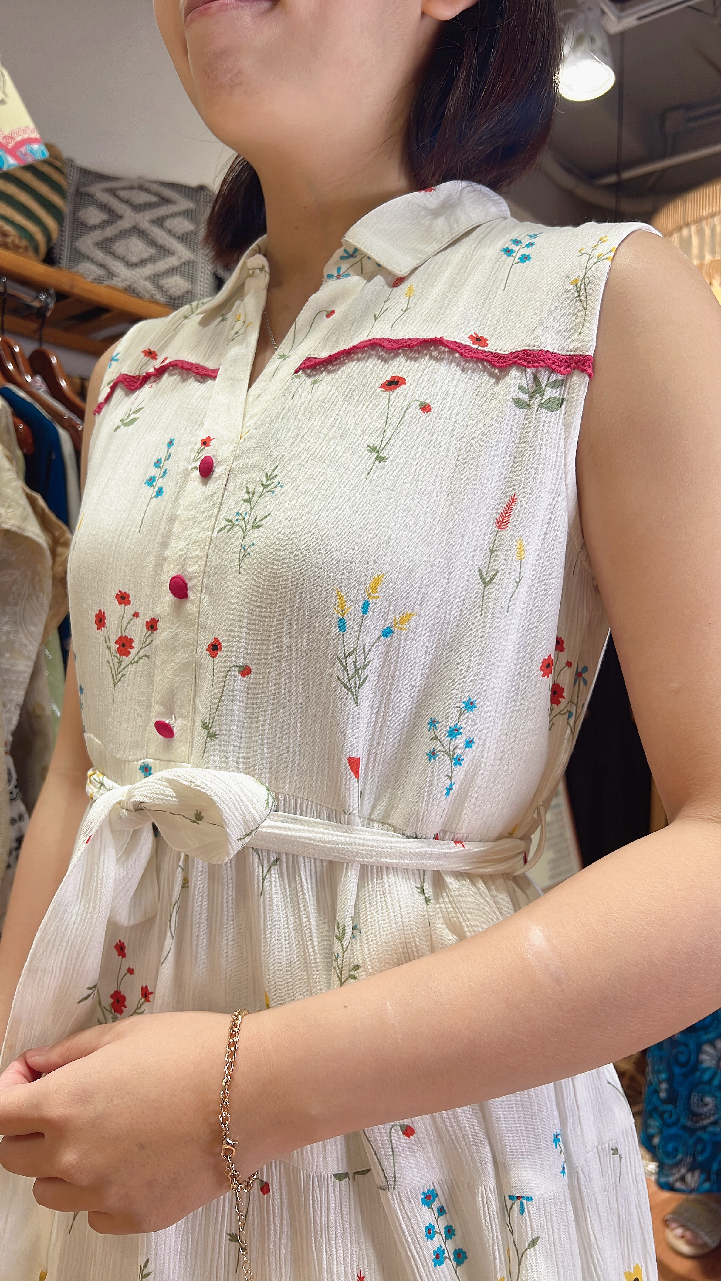 1977 White Mini Floral Sleeveless OP (CAN ADD SLEEVE) 42"