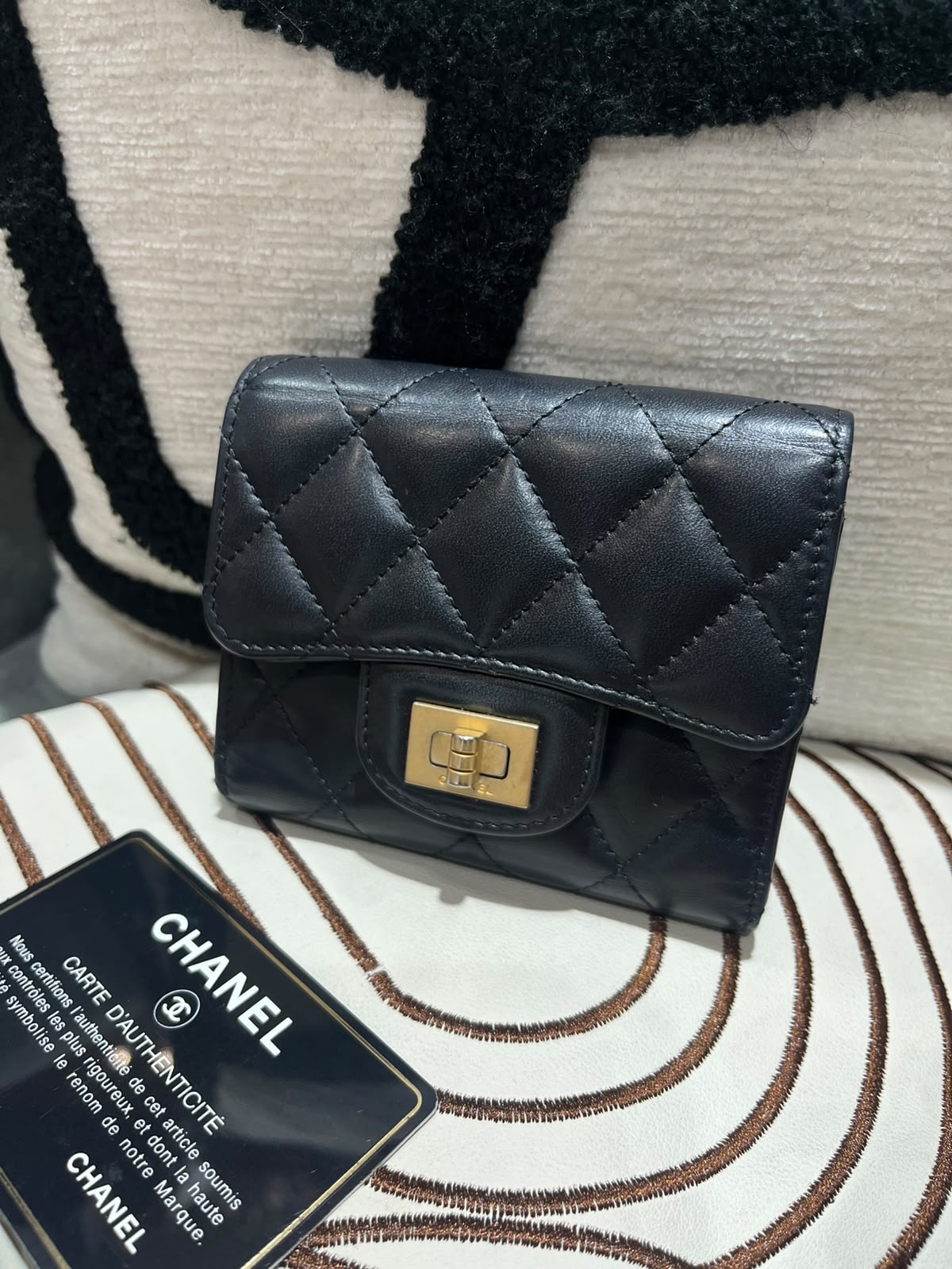 Chanel 2.55 wallet 黑色經典短銀包 100%Authentic,95% new ✅24card