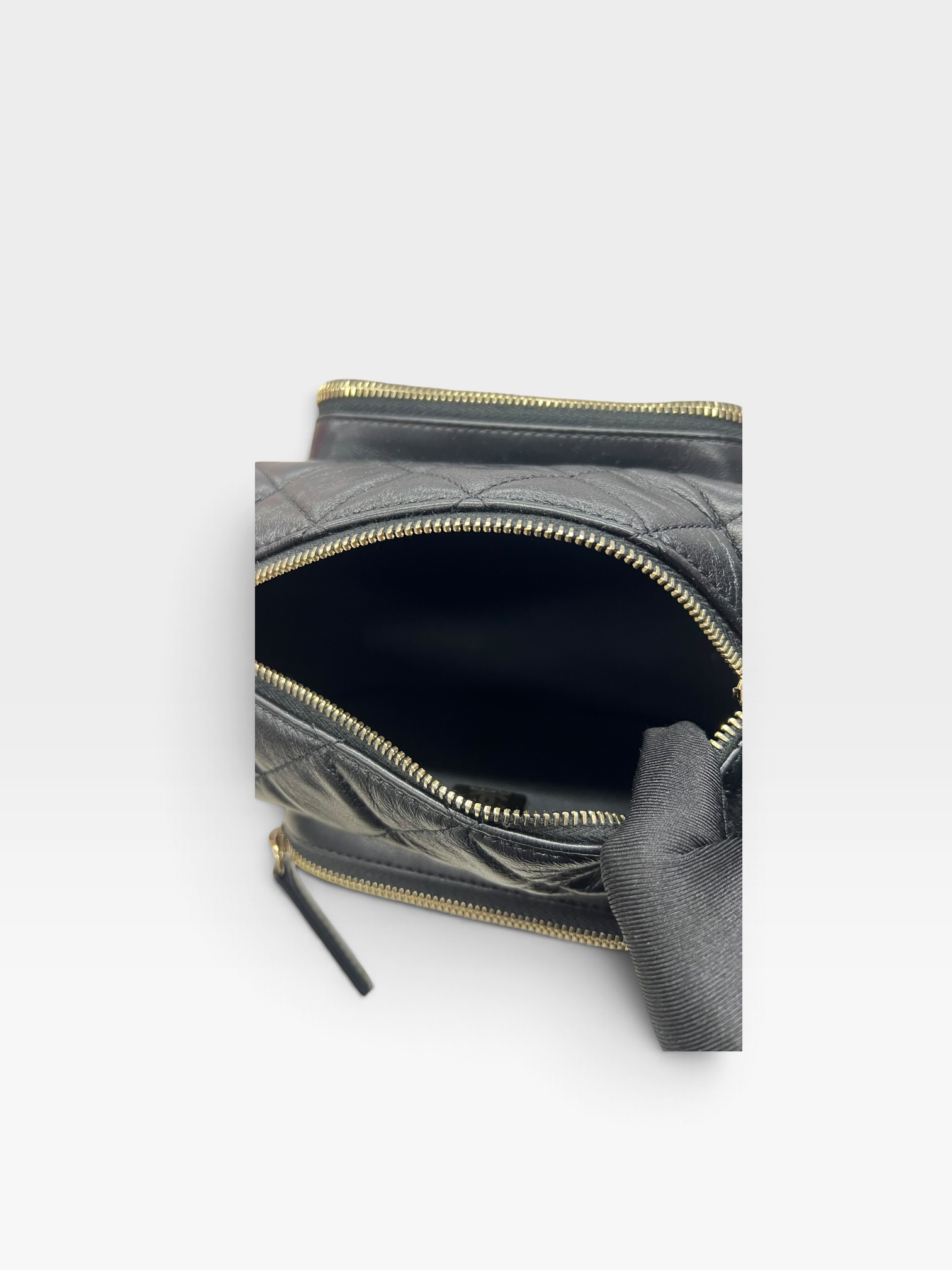 Pre-Owned CHANEL Preppy Pocket Camera Bag / Product Code: 092507