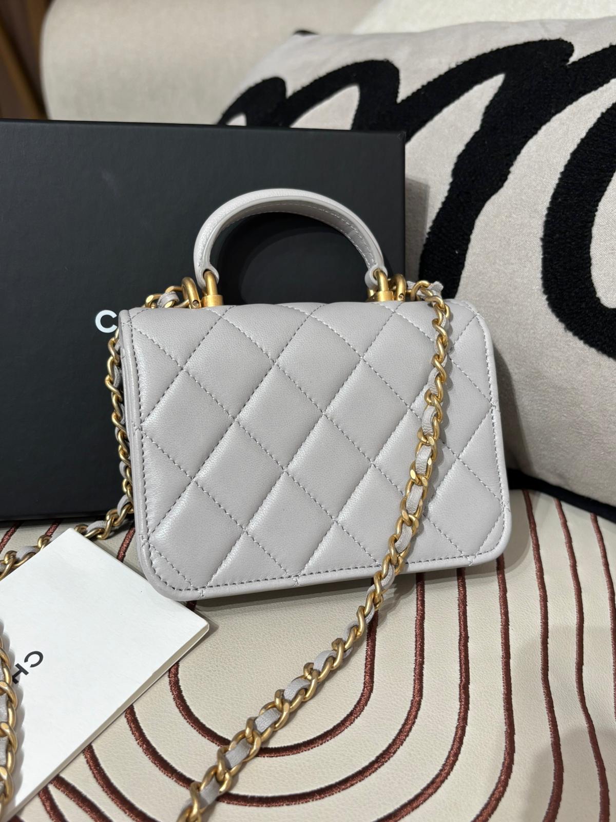 Chanel Small Timeless Classic Handle With Chain Size :L12.5xH9.5xW3.5cm Chain:110cm 100%Authentic ,UNUSED 未使用品 ✅card✅dust bag✅box 