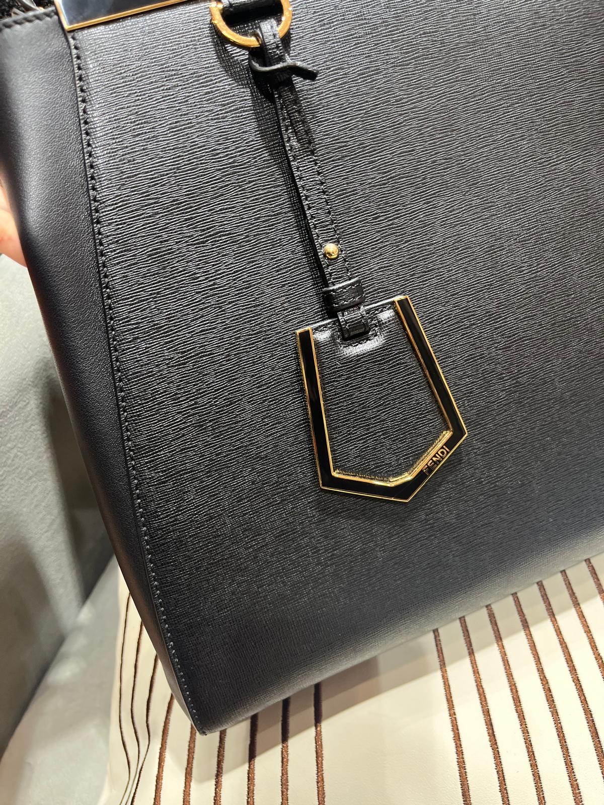 Fendi jours 2way bag 黑色牛皮金扣100%Authentic, 98%new ✅dust bag✅strap 
