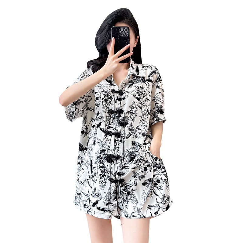 B183(6075) 新中式水墨印花国风前排盘扣开衫上衣与短裤杏套装