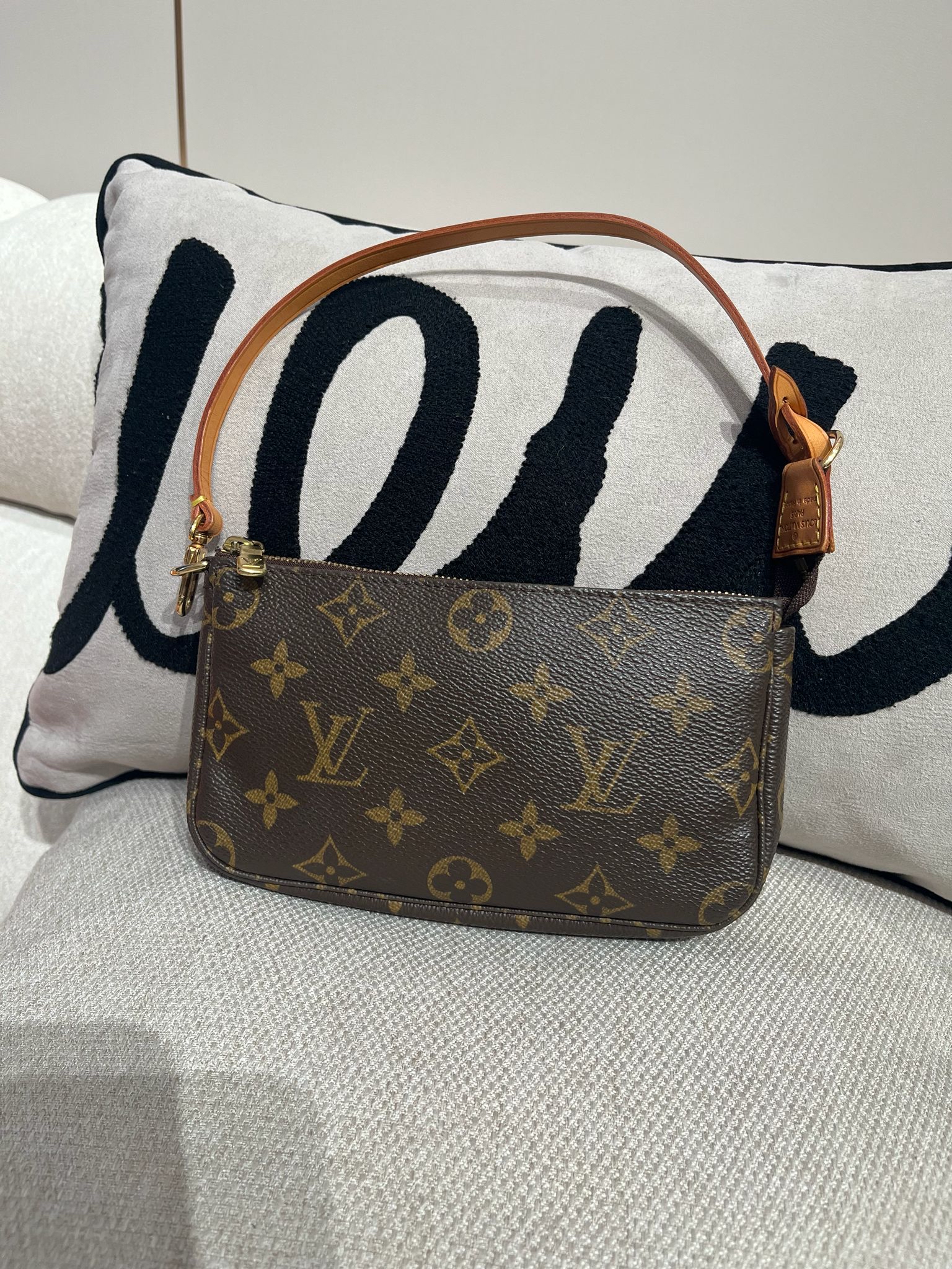 LV monogram Pochette 100%Authentic, 92%New 